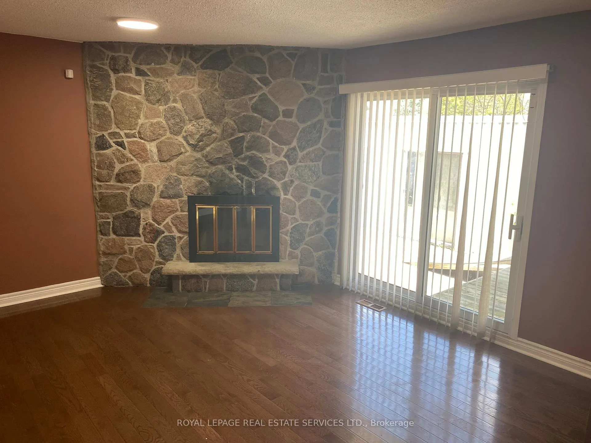 Photo 4 of 10641 Trafalgar Road, Halton Hills, Rural Halton Hills — HOMEH