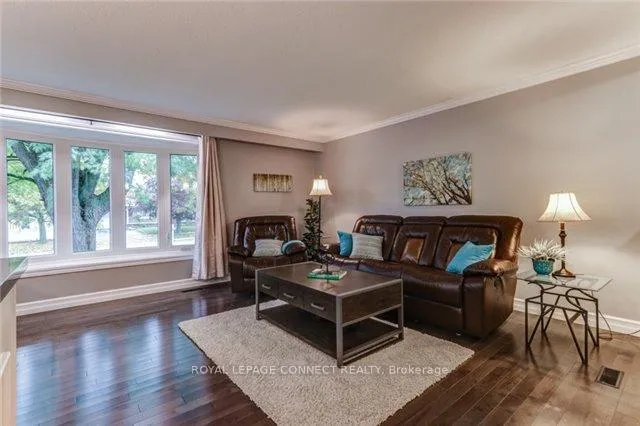 Photo 3 of 209 Central Park Boulevard N, Oshawa, O'Neill — HOMEH