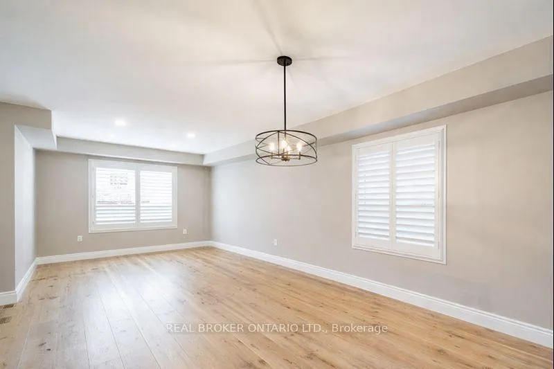 Photo 3 of 39 Robb Lane, Clarington, Bowmanville — HOMEH