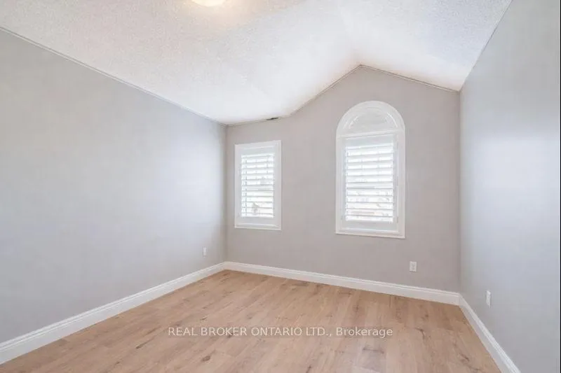Photo 11 of 39 Robb Lane, Clarington, Bowmanville — HOMEH