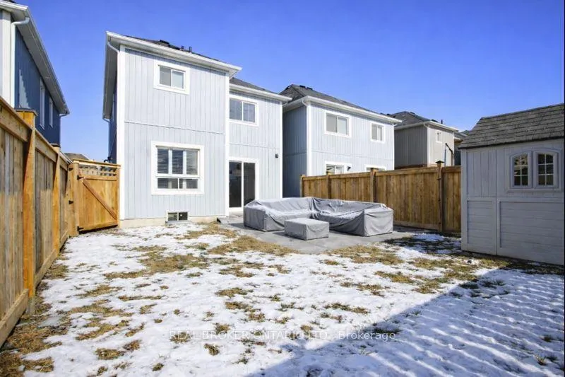 Photo 18 of 39 Robb Lane, Clarington, Bowmanville — HOMEH