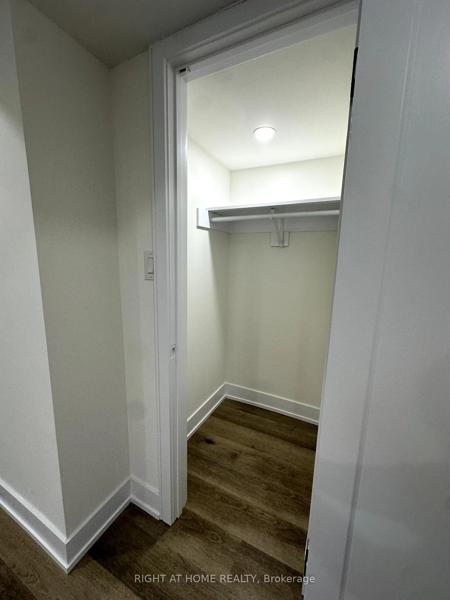 Photo 7 of Unit Bsmnt, 26 Rochester Drive, Barrie, Innis-Shore — HOMEH