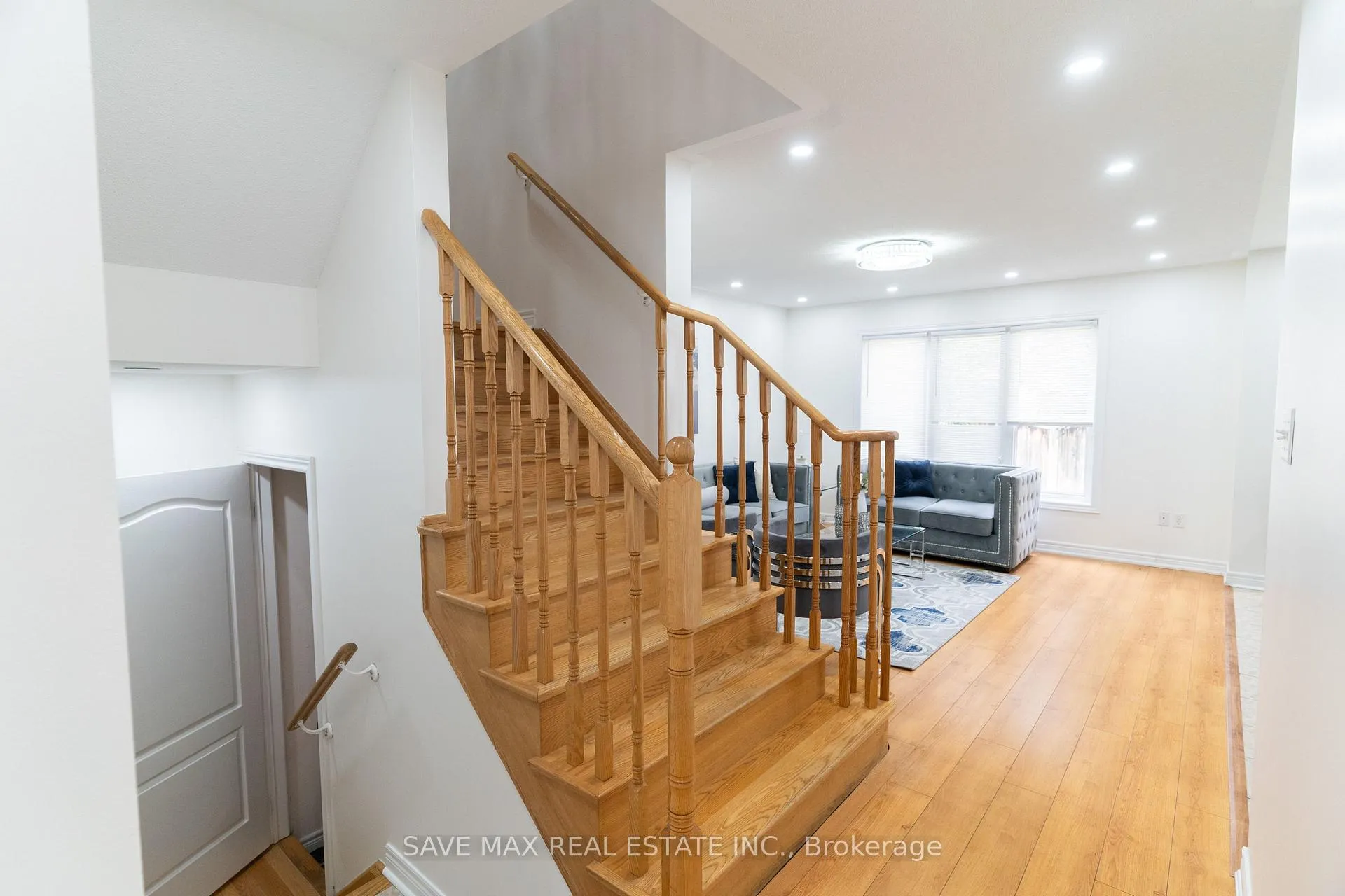 Photo 15 of 133 Weston Drive S, Milton, Scott — HOMEH