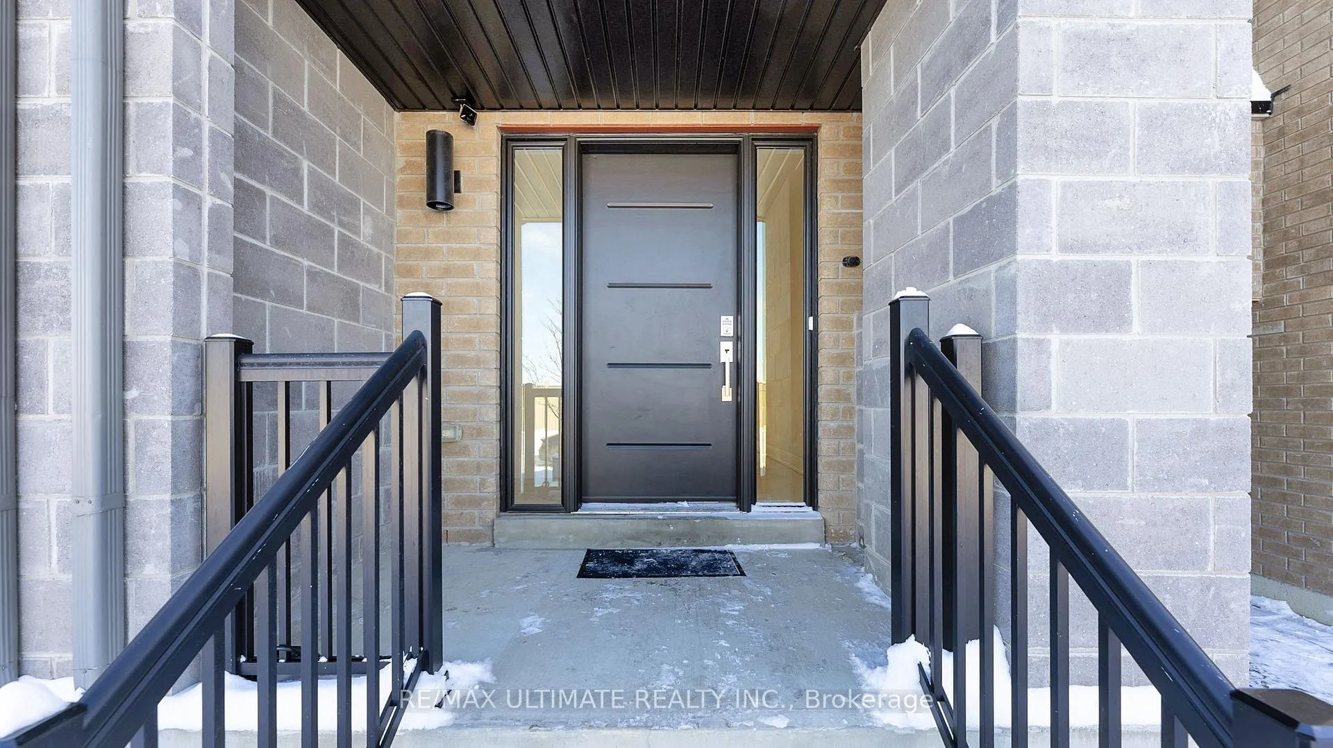 Photo 2 of 17 Gridiron Gate, Vaughan, Vellore Village — HOMEH