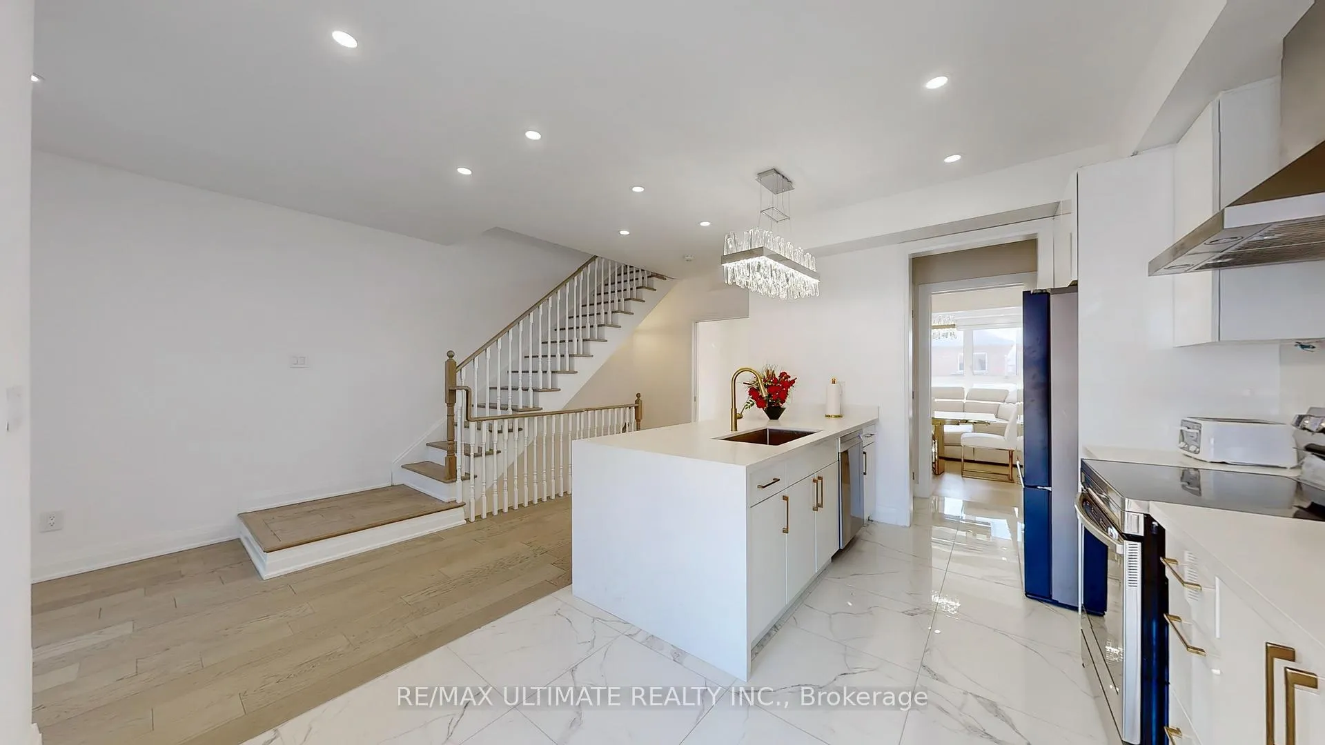 Photo 10 of 17 Gridiron Gate, Vaughan, Vellore Village — HOMEH