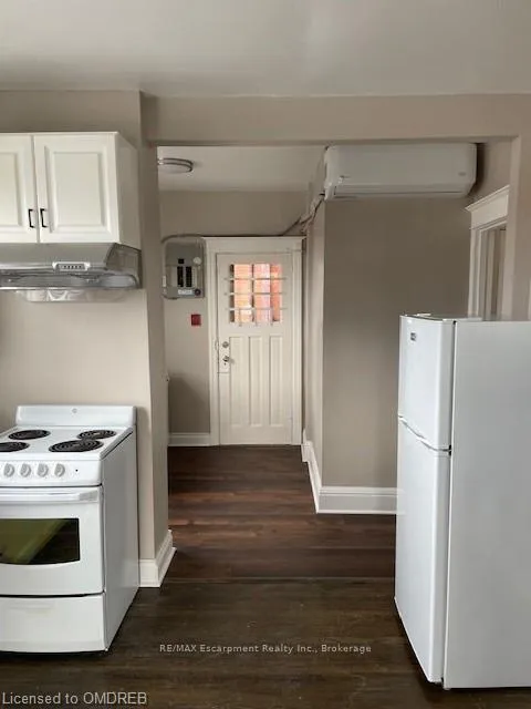 Photo 3 of Unit 4, 815 Main Street E, Hamilton, Gibson — HOMEH