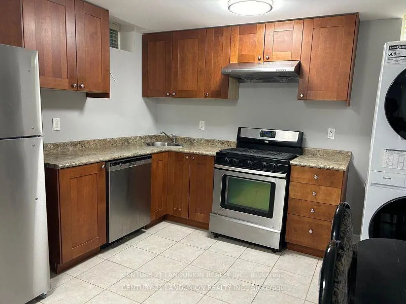Photo 2 of 3305 Denison Street E, Markham, Cedarwood — HOMEH