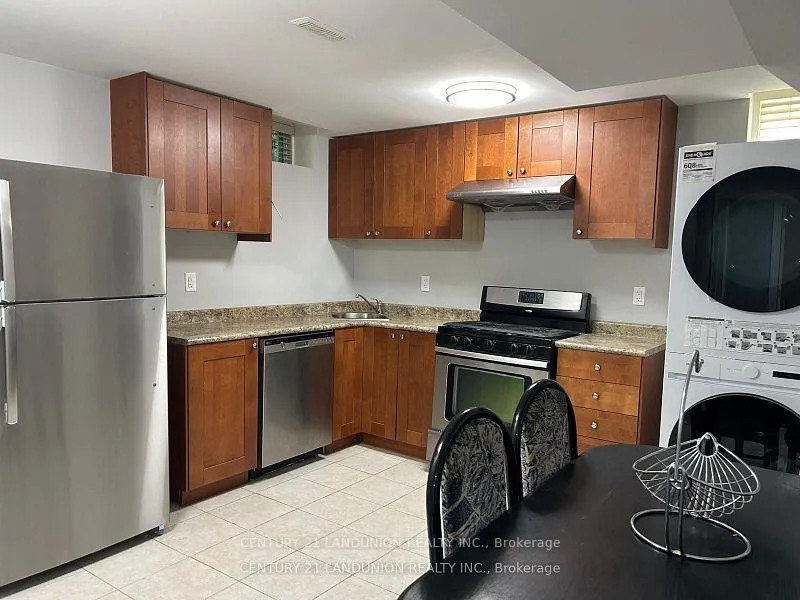 Photo 3 of 3305 Denison Street E, Markham, Cedarwood — HOMEH