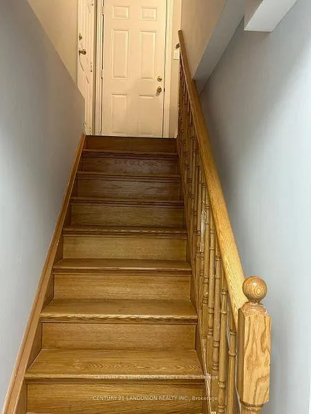Photo 9 of 3305 Denison Street E, Markham, Cedarwood — HOMEH
