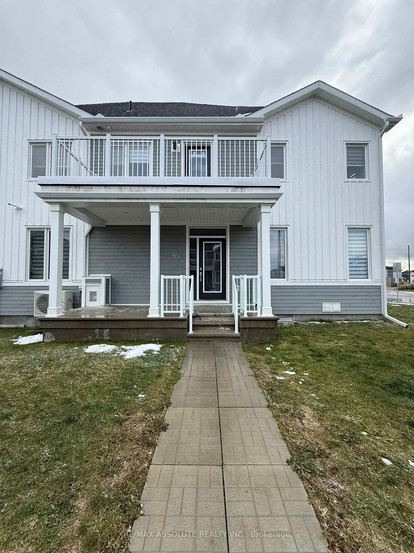 Front of 506 Oldenburg Avenue