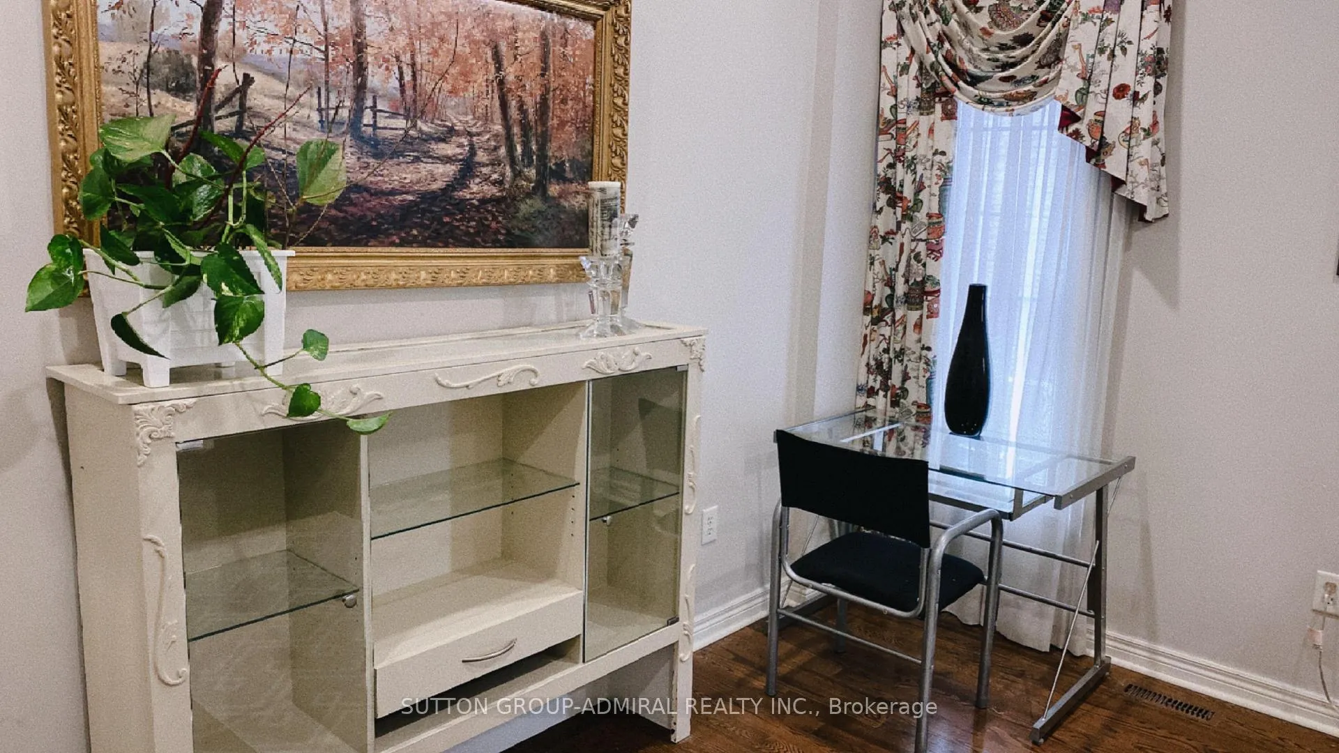 Photo 13 of 4 Raintree Crescent, Richmond Hill, Oak Ridges — HOMEH