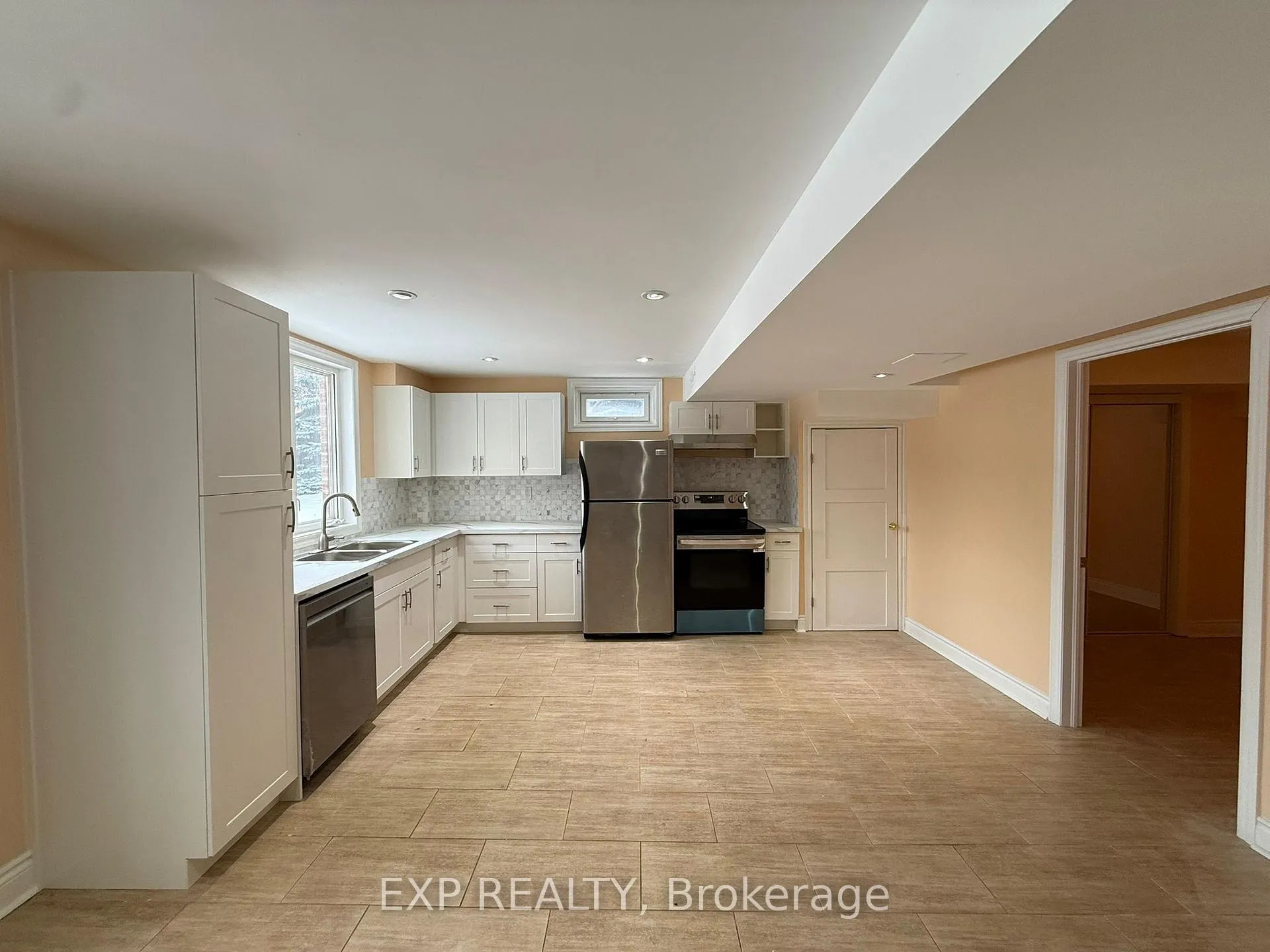 Photo 5 of Unit BSMT, 67 Ames Crescent, Aurora, Bayview Northeast — HOMEH
