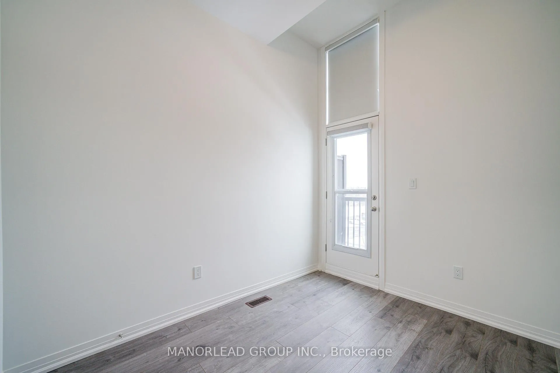 Photo 12 of 23 Alan Francis Lane, Markham, Cachet — HOMEH