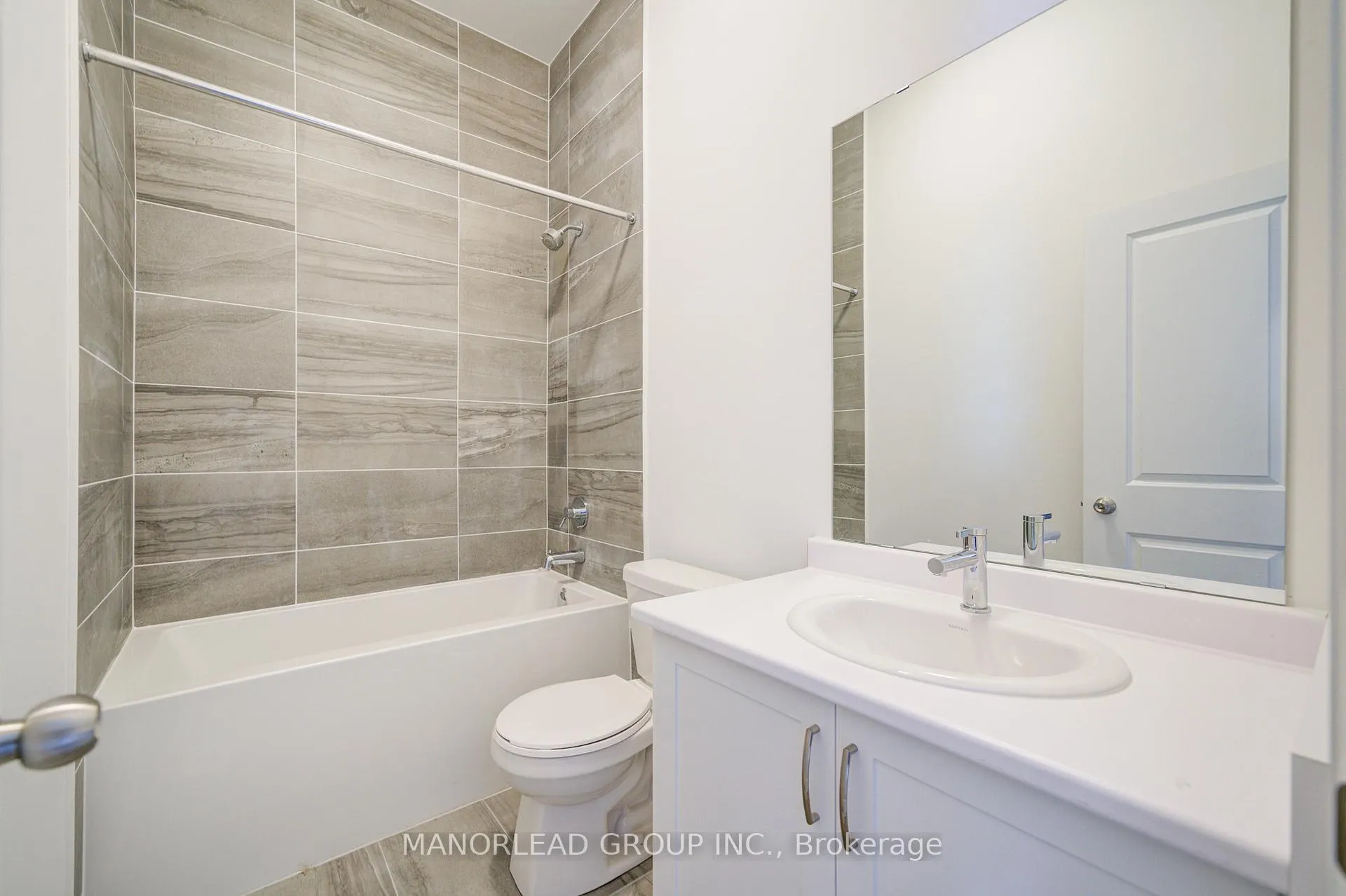Photo 15 of 23 Alan Francis Lane, Markham, Cachet — HOMEH