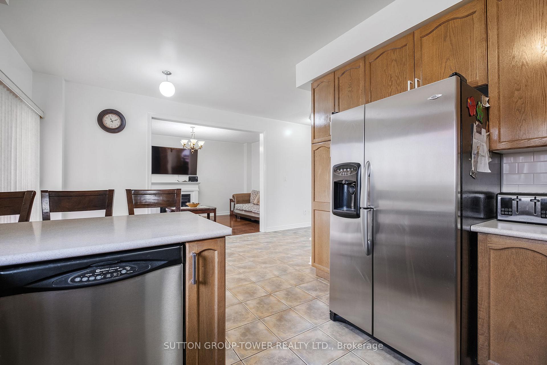 Photo 14 of 14 Rosswell Drive, Clarington, Courtice — HOMEH
