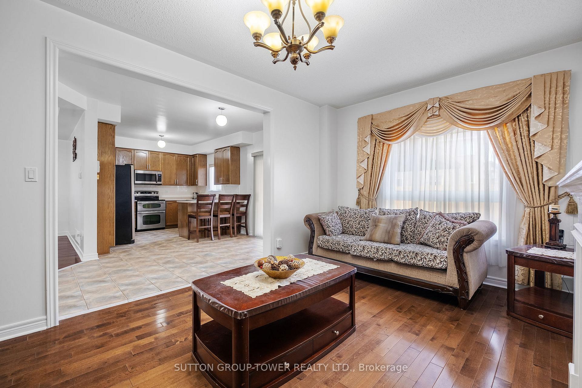 Photo 17 of 14 Rosswell Drive, Clarington, Courtice — HOMEH