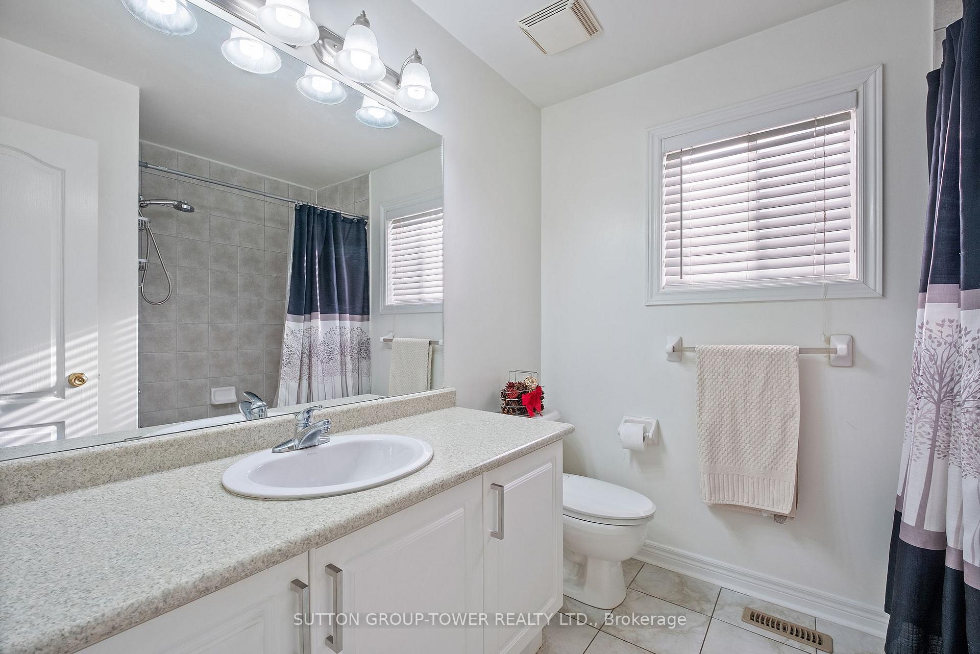 Photo 25 of 14 Rosswell Drive, Clarington, Courtice — HOMEH
