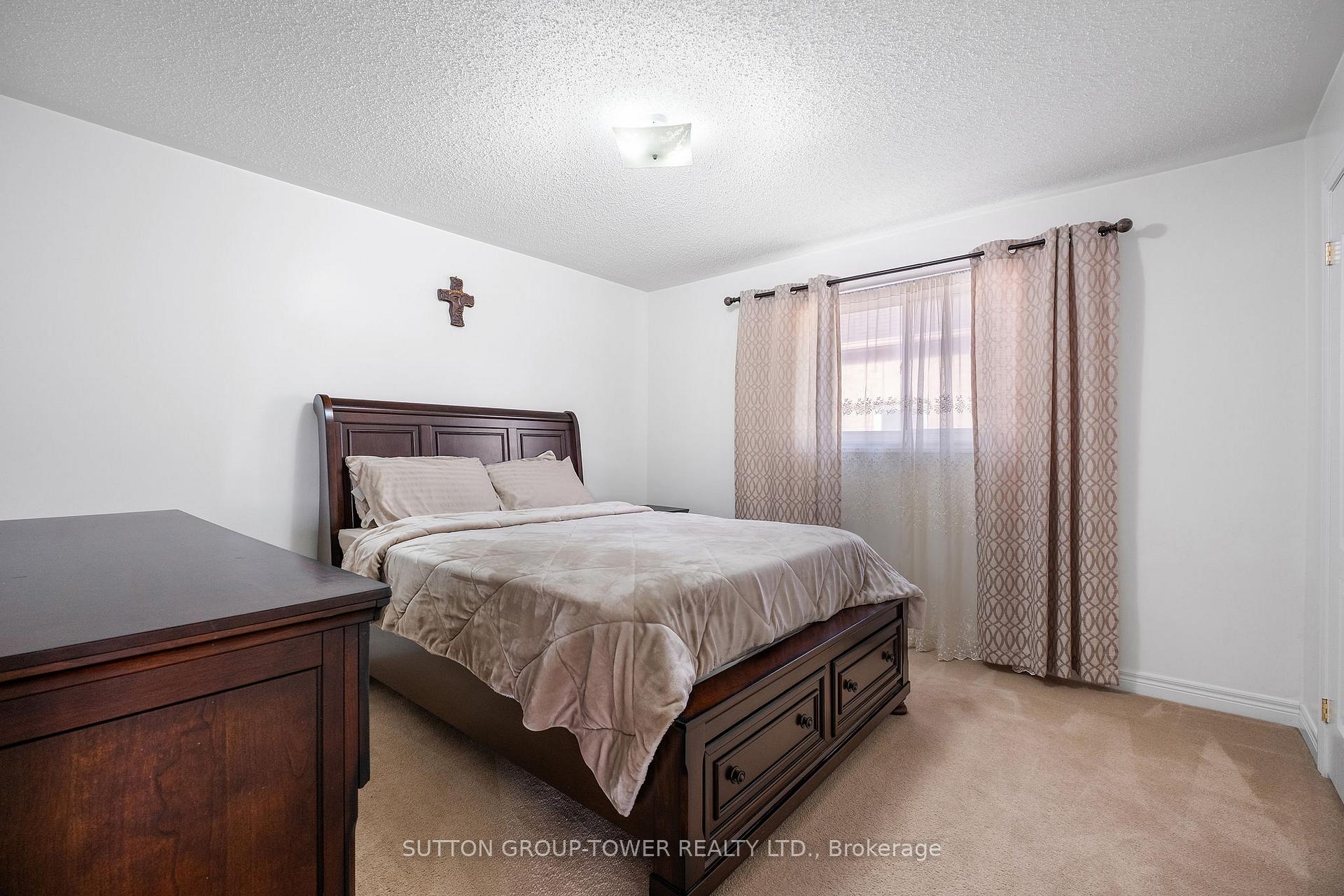 Photo 26 of 14 Rosswell Drive, Clarington, Courtice — HOMEH