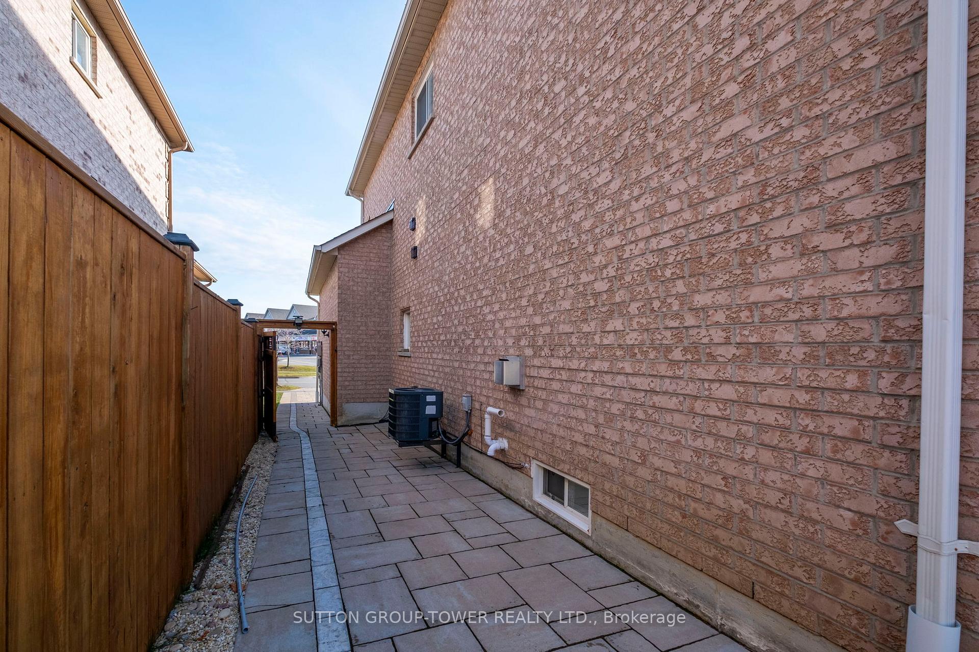 Photo 38 of 14 Rosswell Drive, Clarington, Courtice — HOMEH