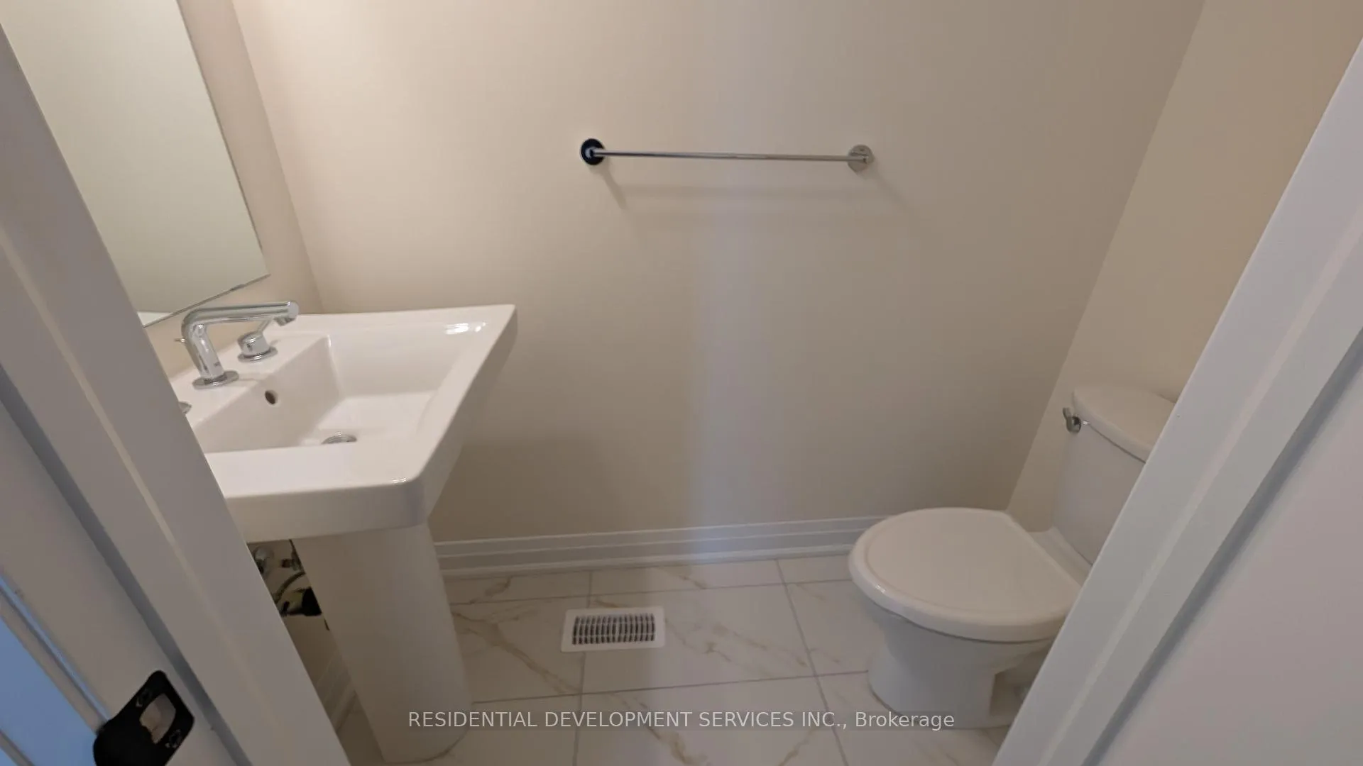 Photo 10 of 4179 Major Mackenzie Drive E, Markham, Angus Glen — HOMEH