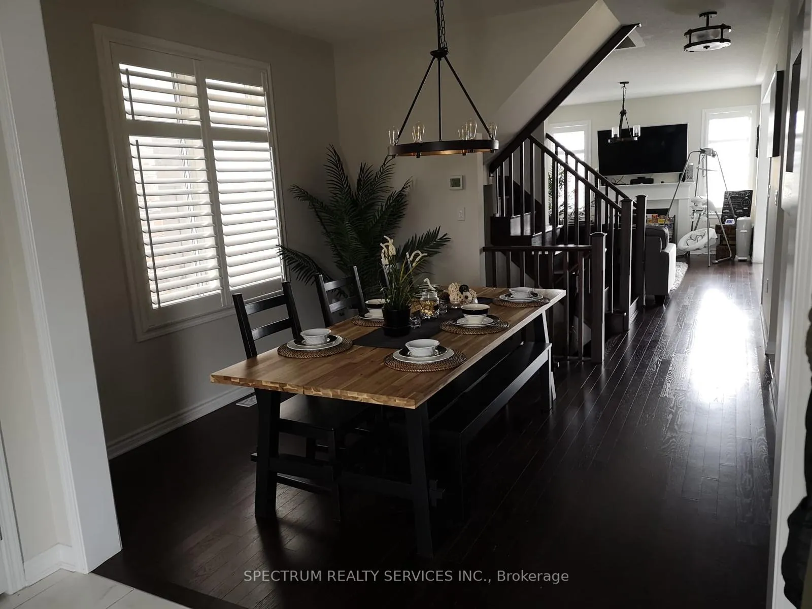 Photo 3 of 1522 Clitherow Street, Milton, Ford — HOMEH