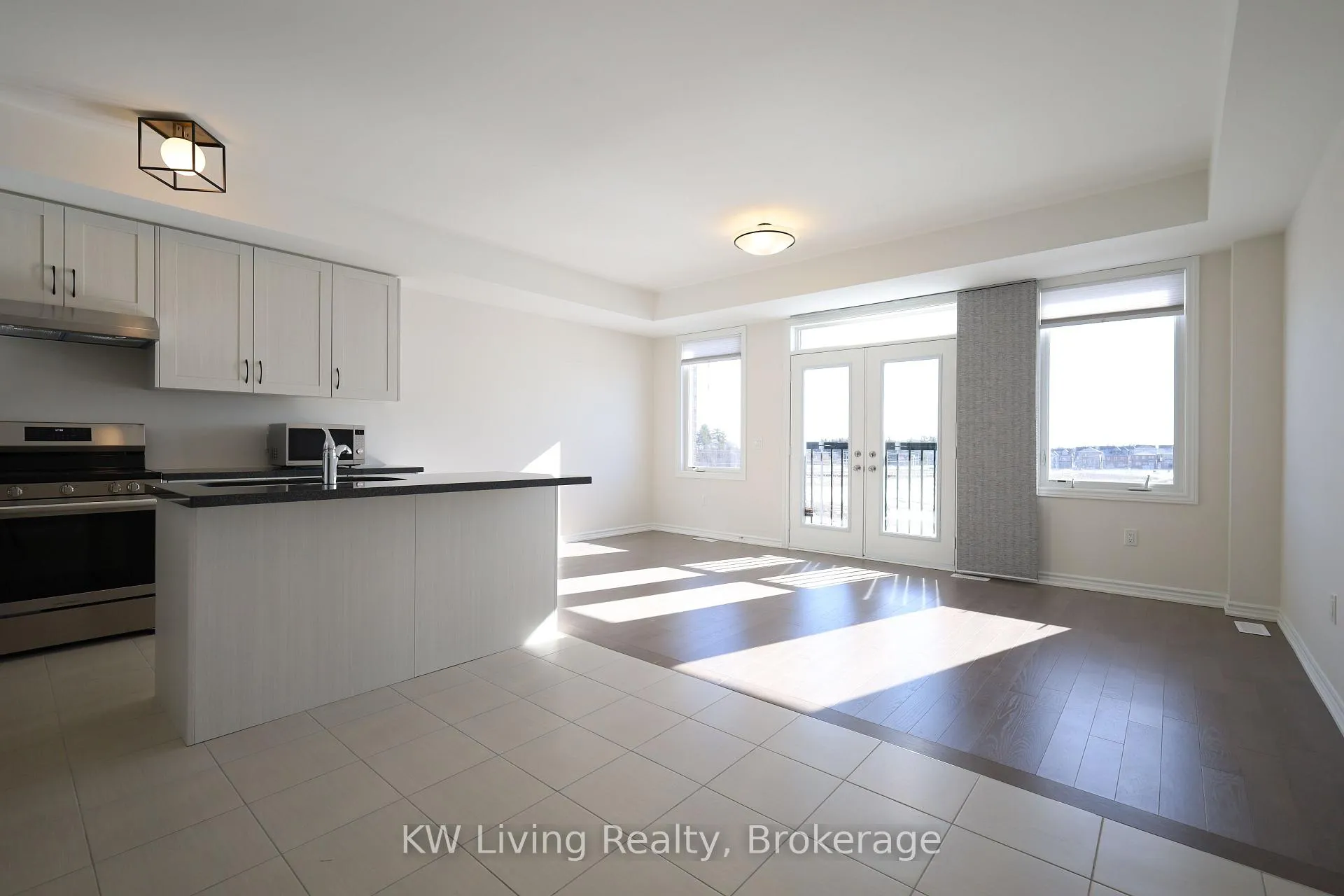 Photo 8 of 45 Puisaya Drive, Richmond Hill, Rural Richmond Hill — HOMEH