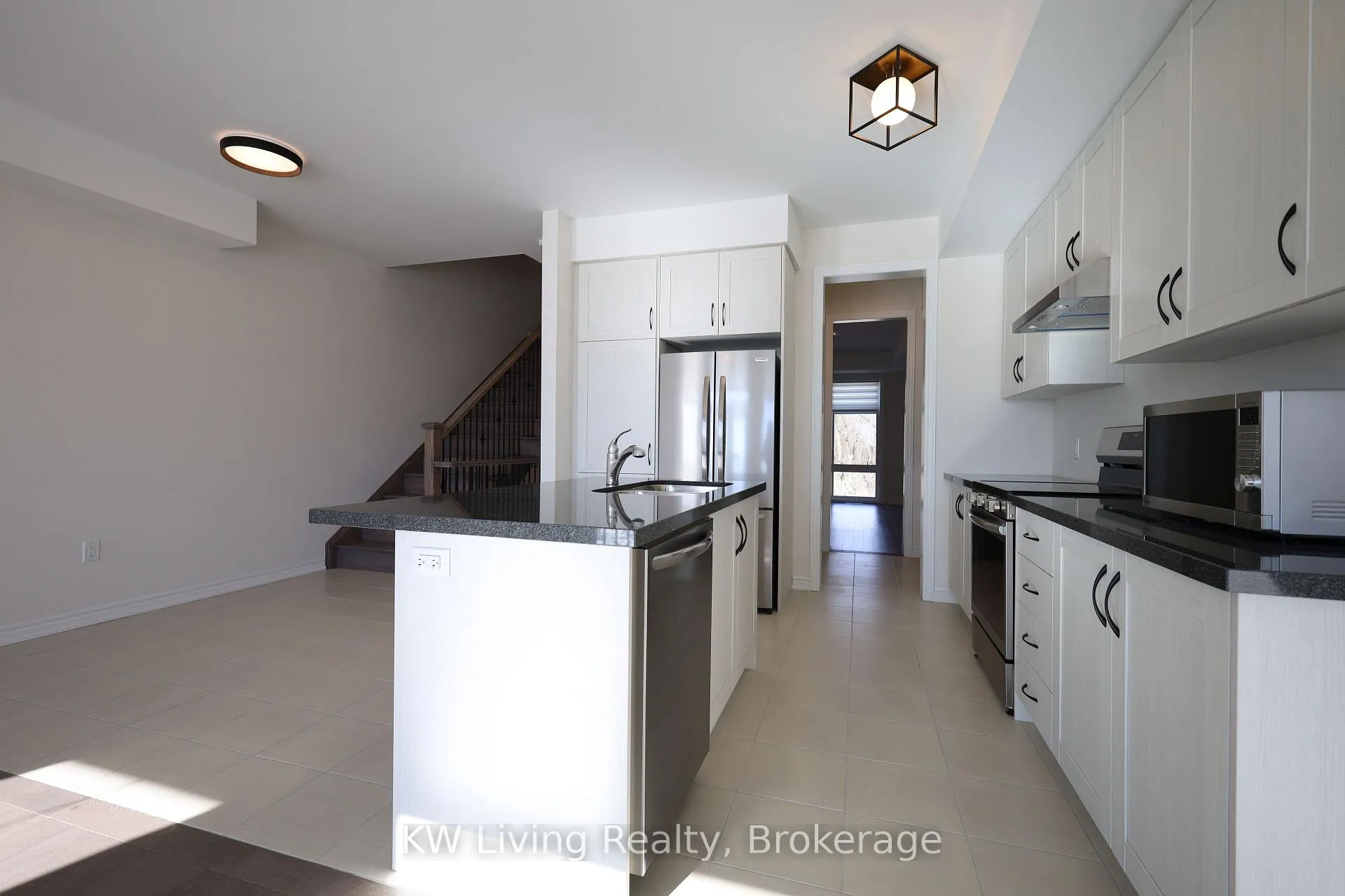 Photo 11 of 45 Puisaya Drive, Richmond Hill, Rural Richmond Hill — HOMEH
