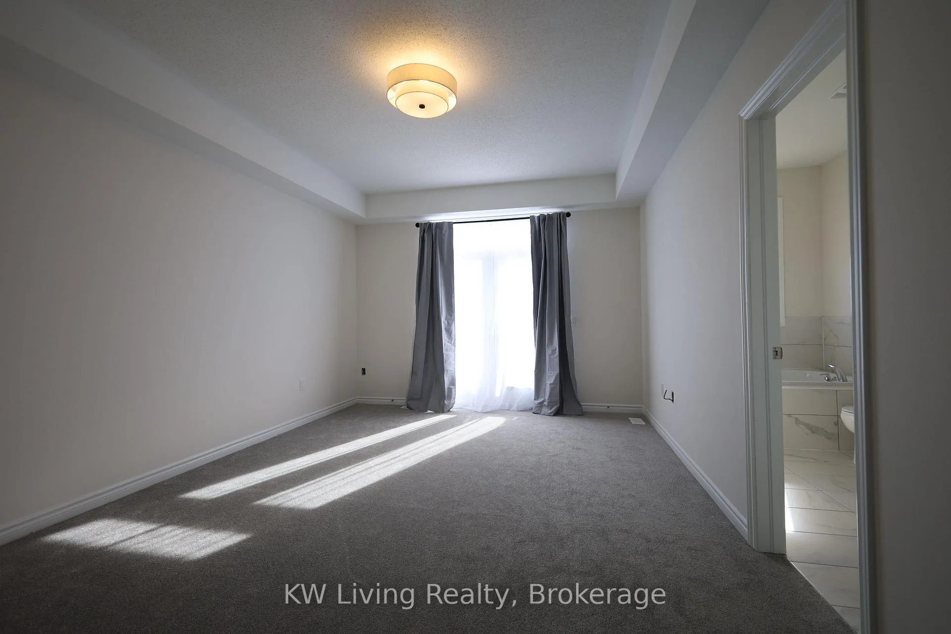 Photo 18 of 45 Puisaya Drive, Richmond Hill, Rural Richmond Hill — HOMEH