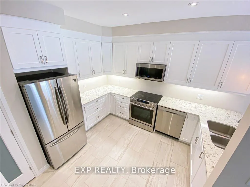 Photo 11 of 6 Ritchie Lane, Hamilton, Ancaster — HOMEH