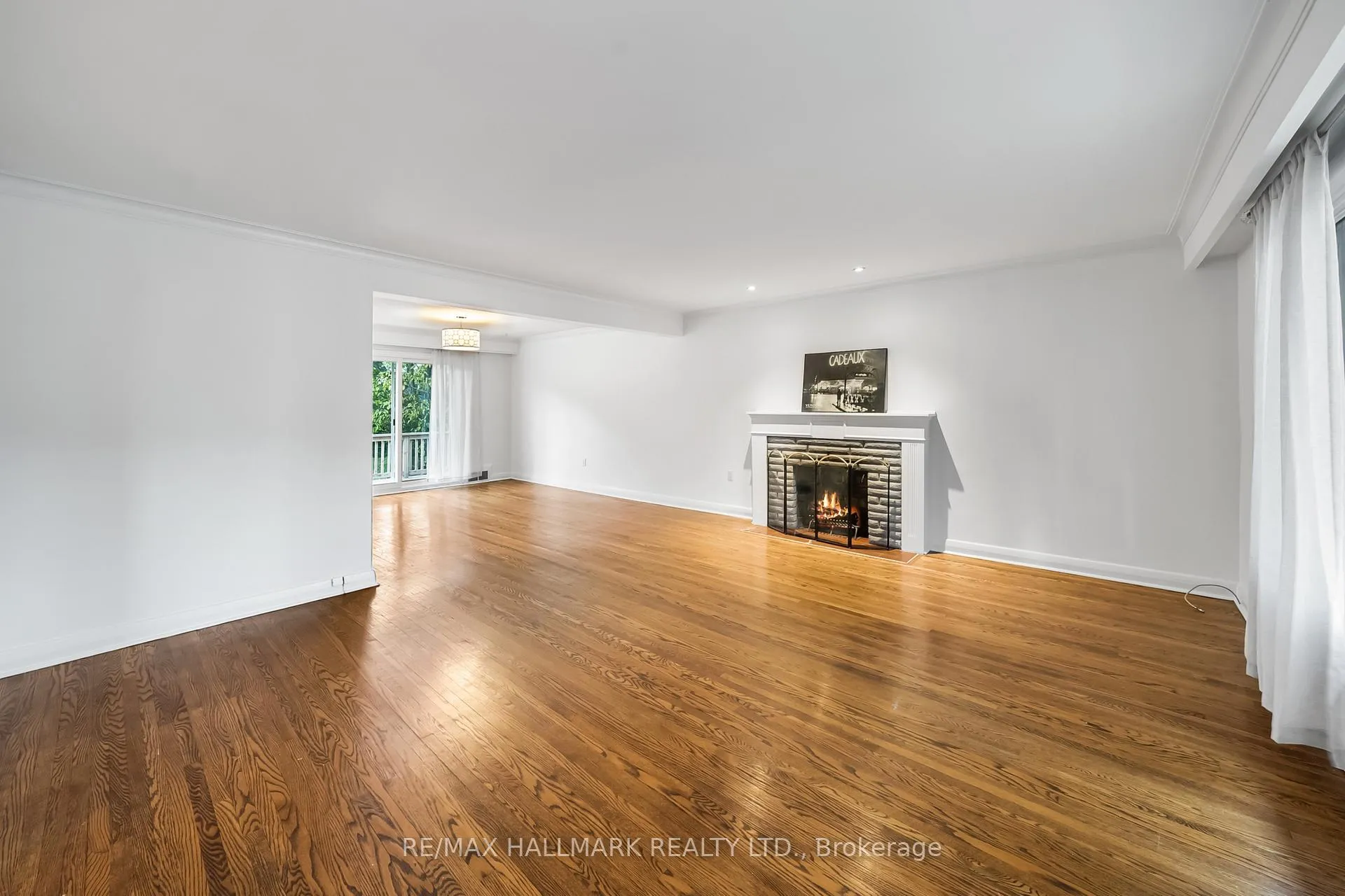 Photo 8 of 28 kirk Drive, Markham, Thornhill — HOMEH