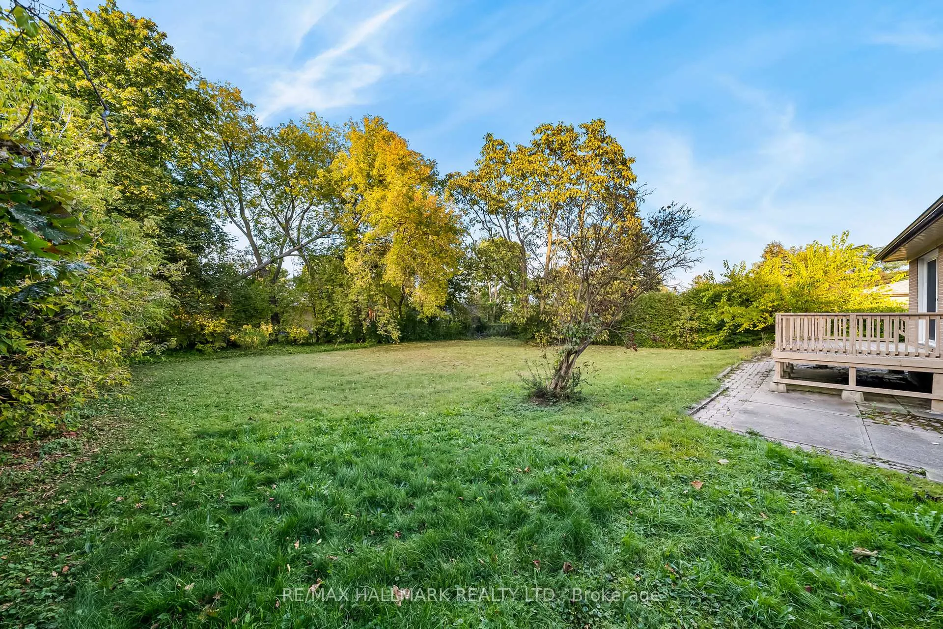 Photo 13 of 28 kirk Drive, Markham, Thornhill — HOMEH