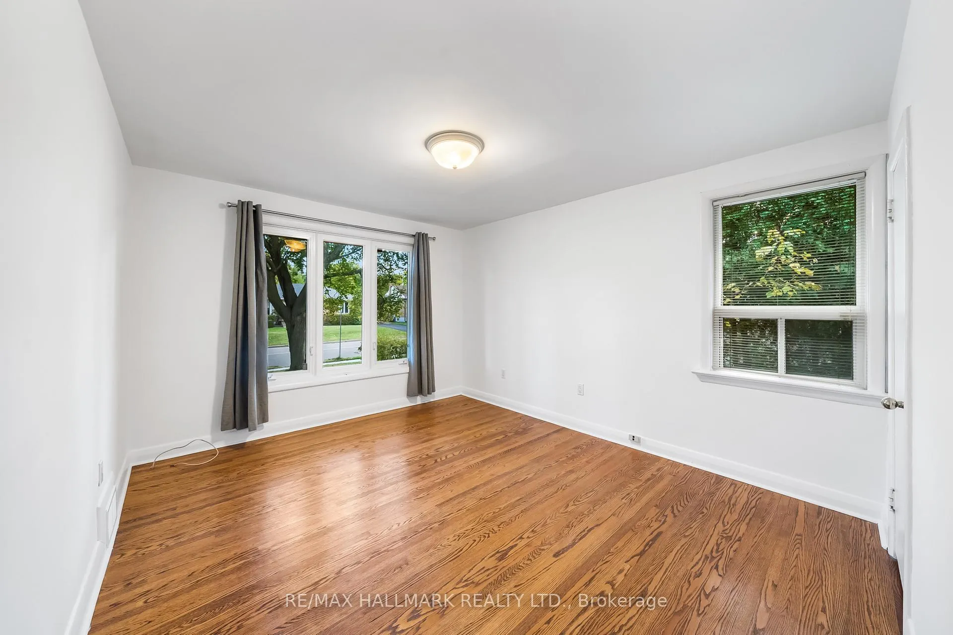 Photo 16 of 28 kirk Drive, Markham, Thornhill — HOMEH