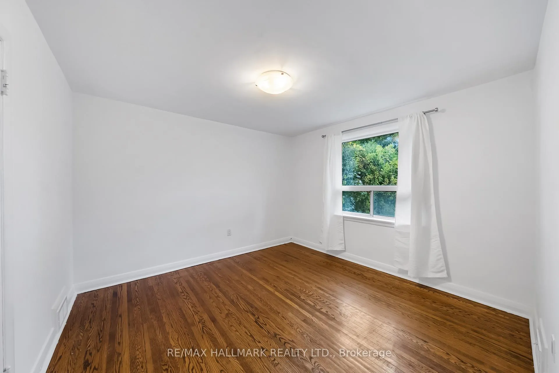 Photo 20 of 28 kirk Drive, Markham, Thornhill — HOMEH