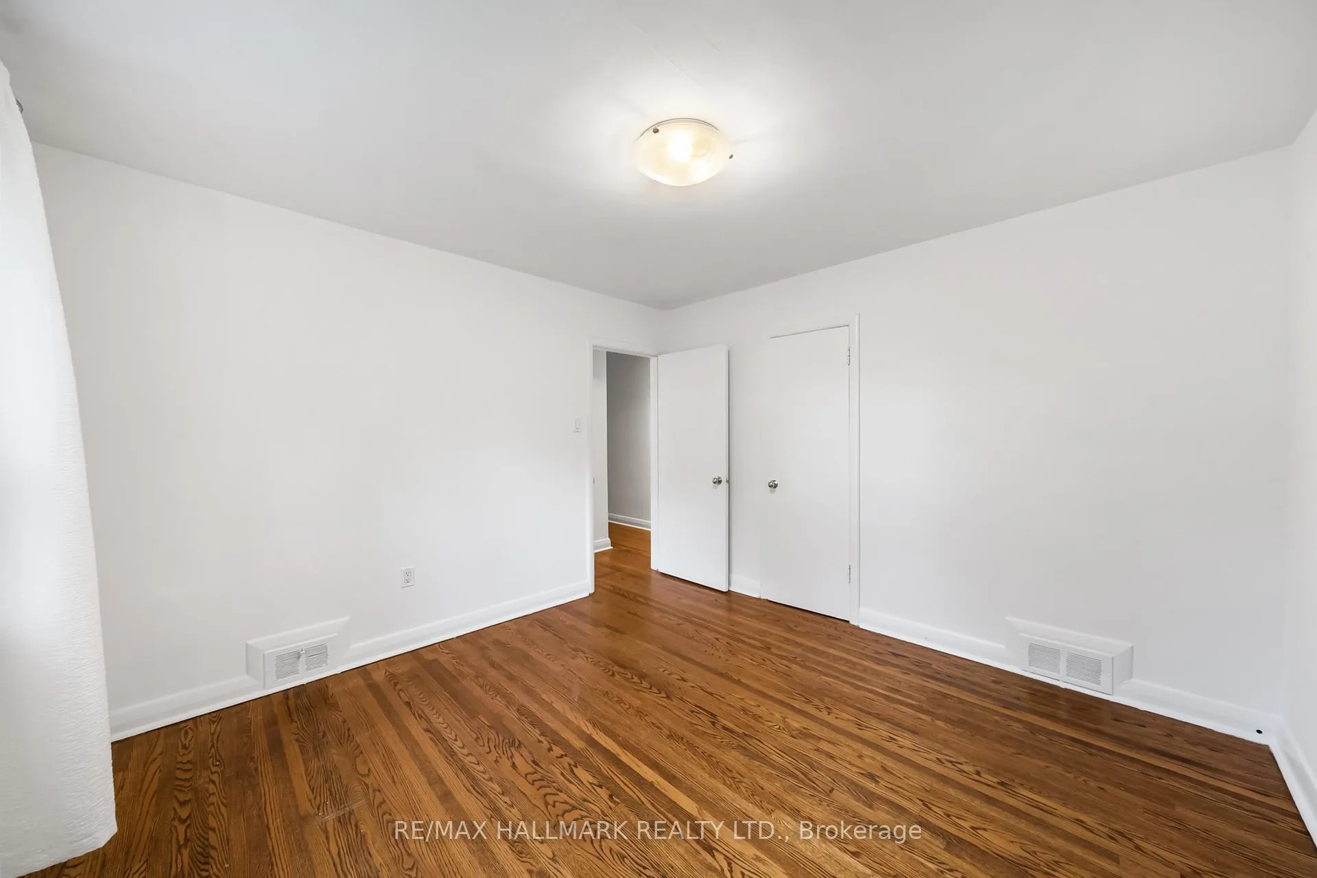 Photo 21 of 28 kirk Drive, Markham, Thornhill — HOMEH