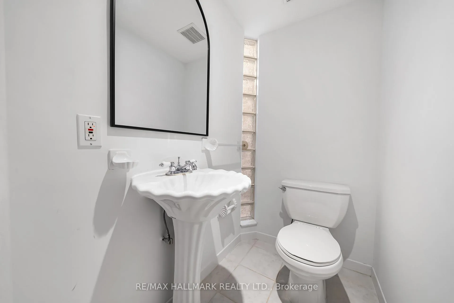 Photo 23 of 28 kirk Drive, Markham, Thornhill — HOMEH