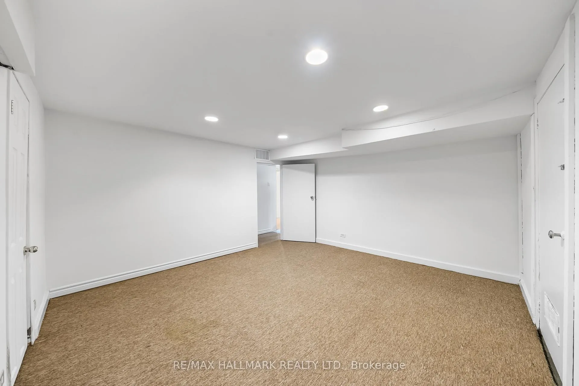 Photo 27 of 28 kirk Drive, Markham, Thornhill — HOMEH