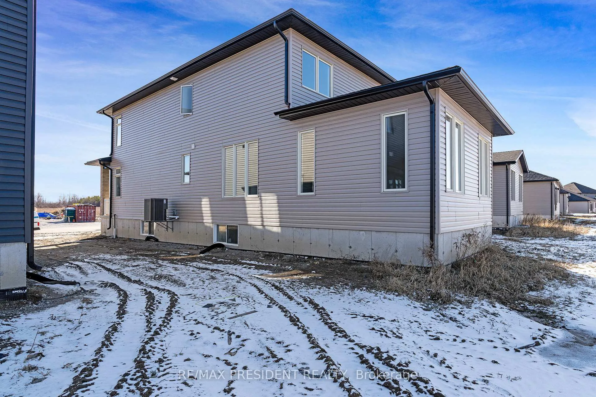Photo 4 of 62 Allenwood Road S, Springwater, Elmvale — HOMEH