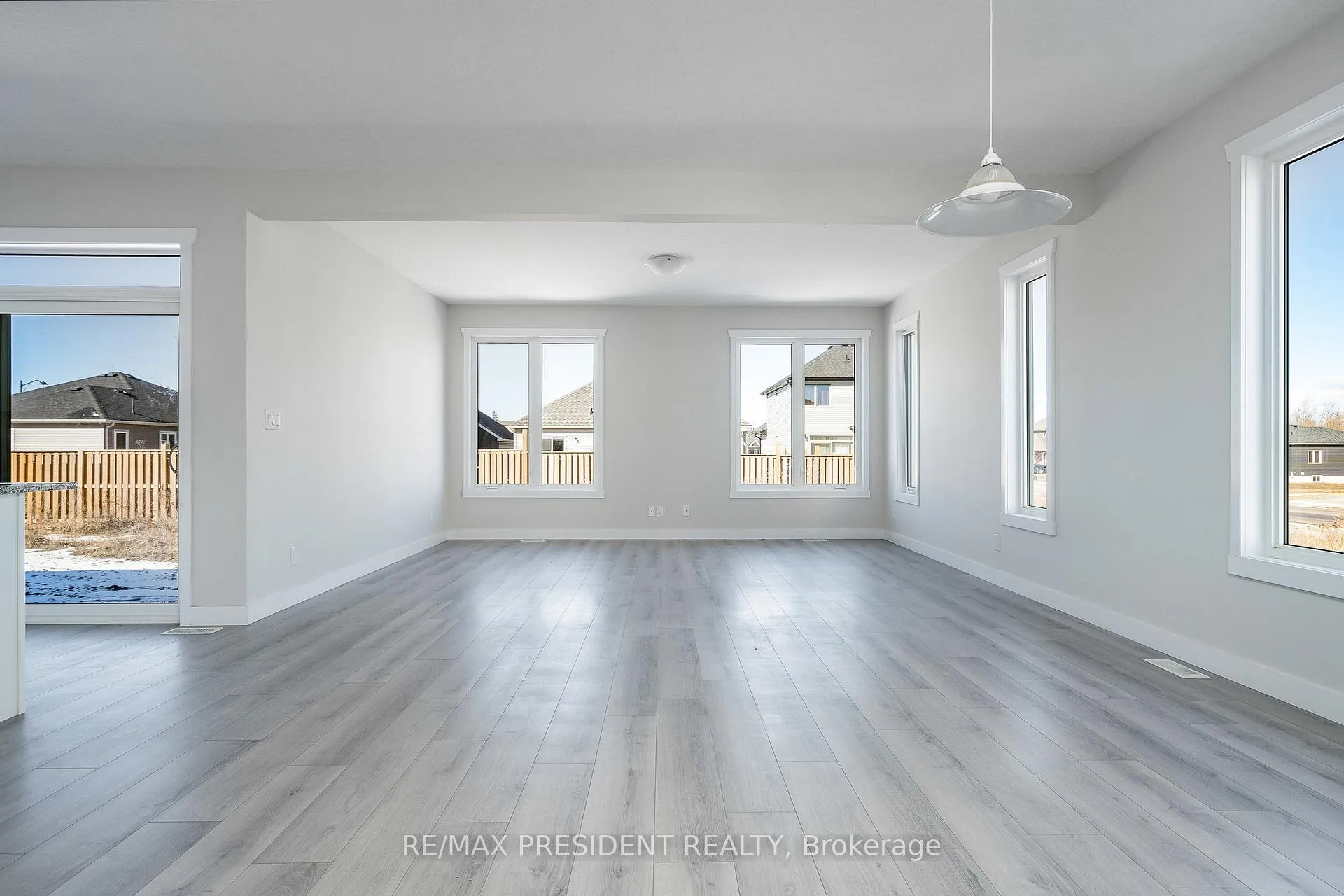 Photo 9 of 62 Allenwood Road S, Springwater, Elmvale — HOMEH