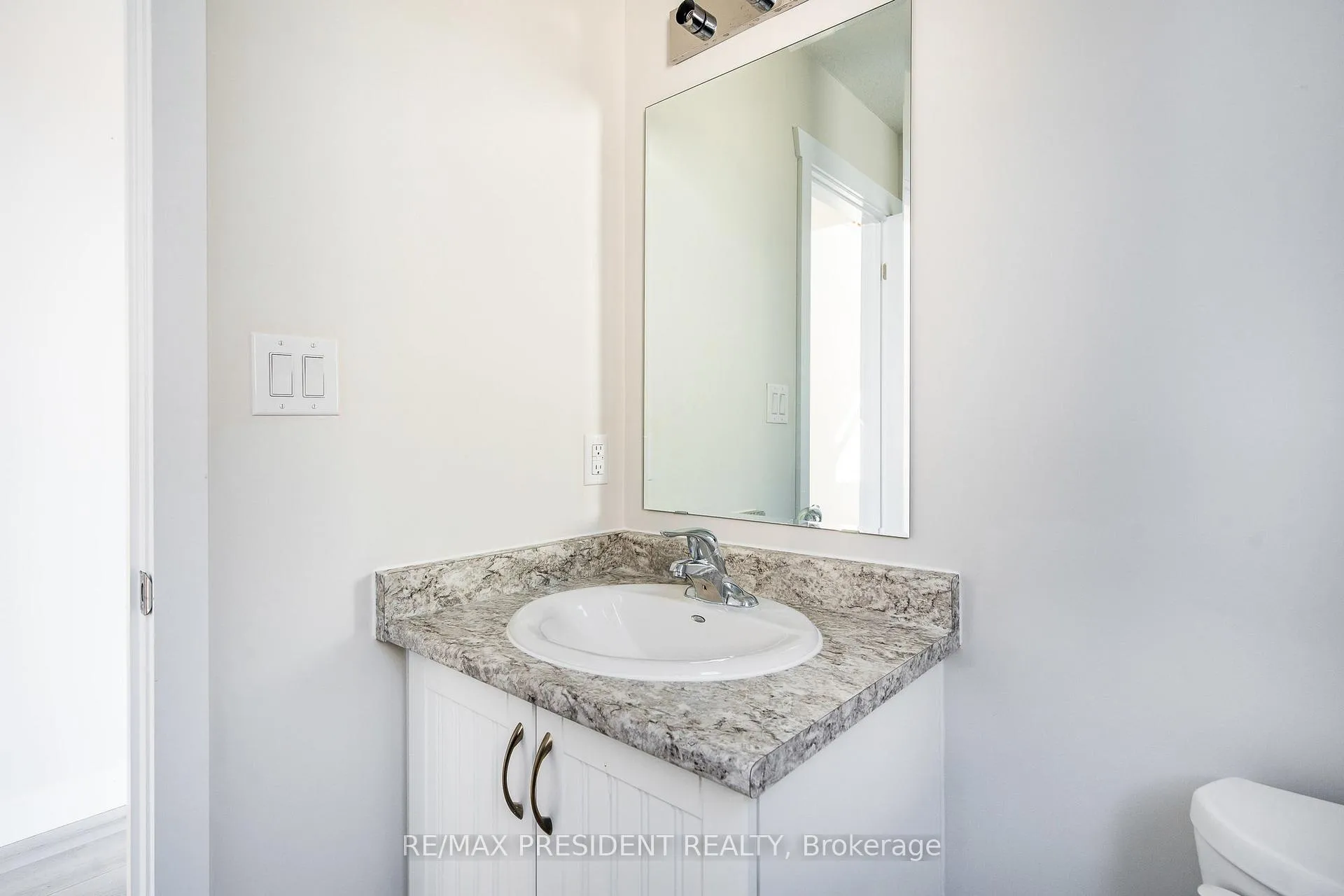 Photo 18 of 62 Allenwood Road S, Springwater, Elmvale — HOMEH