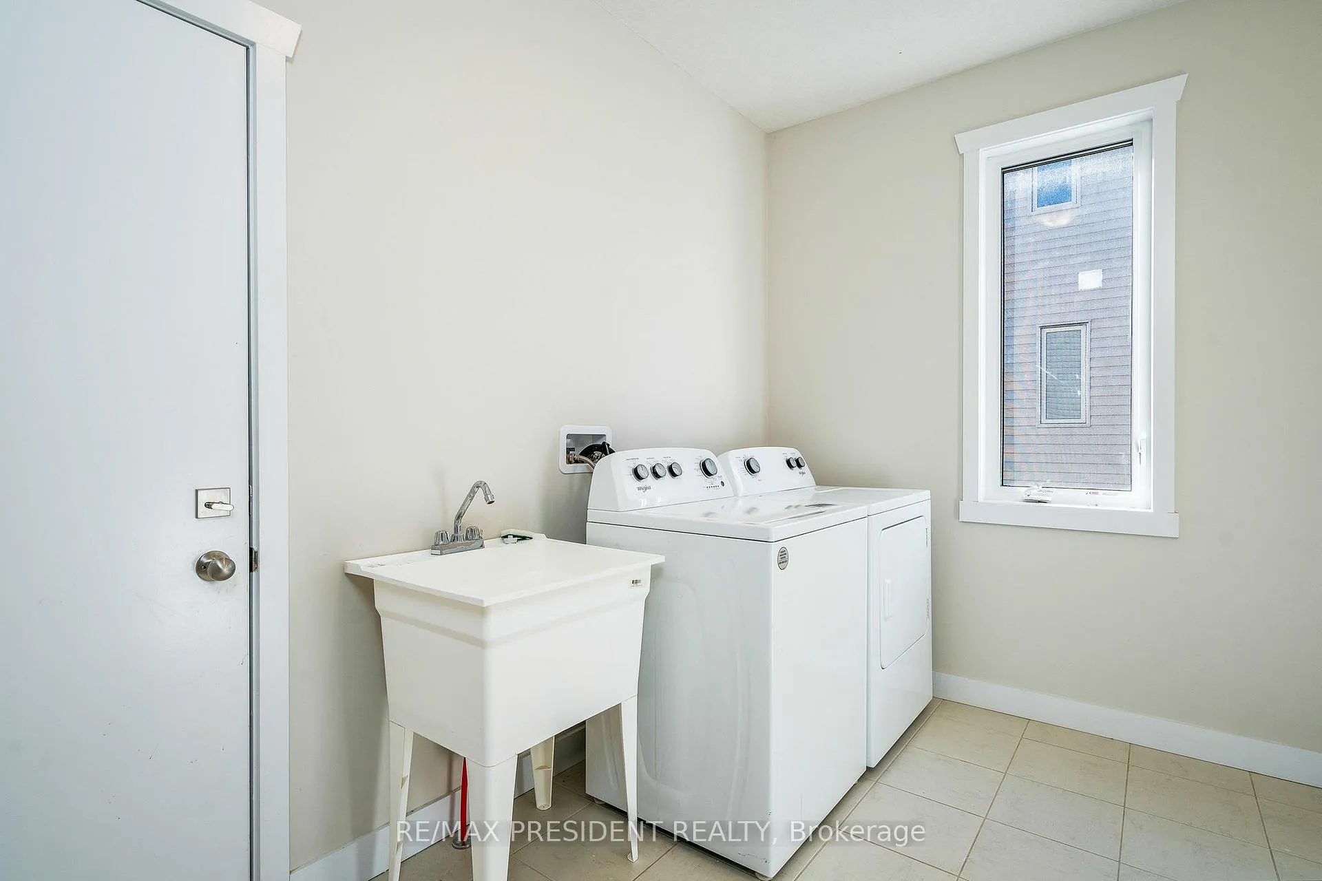 Photo 19 of 62 Allenwood Road S, Springwater, Elmvale — HOMEH