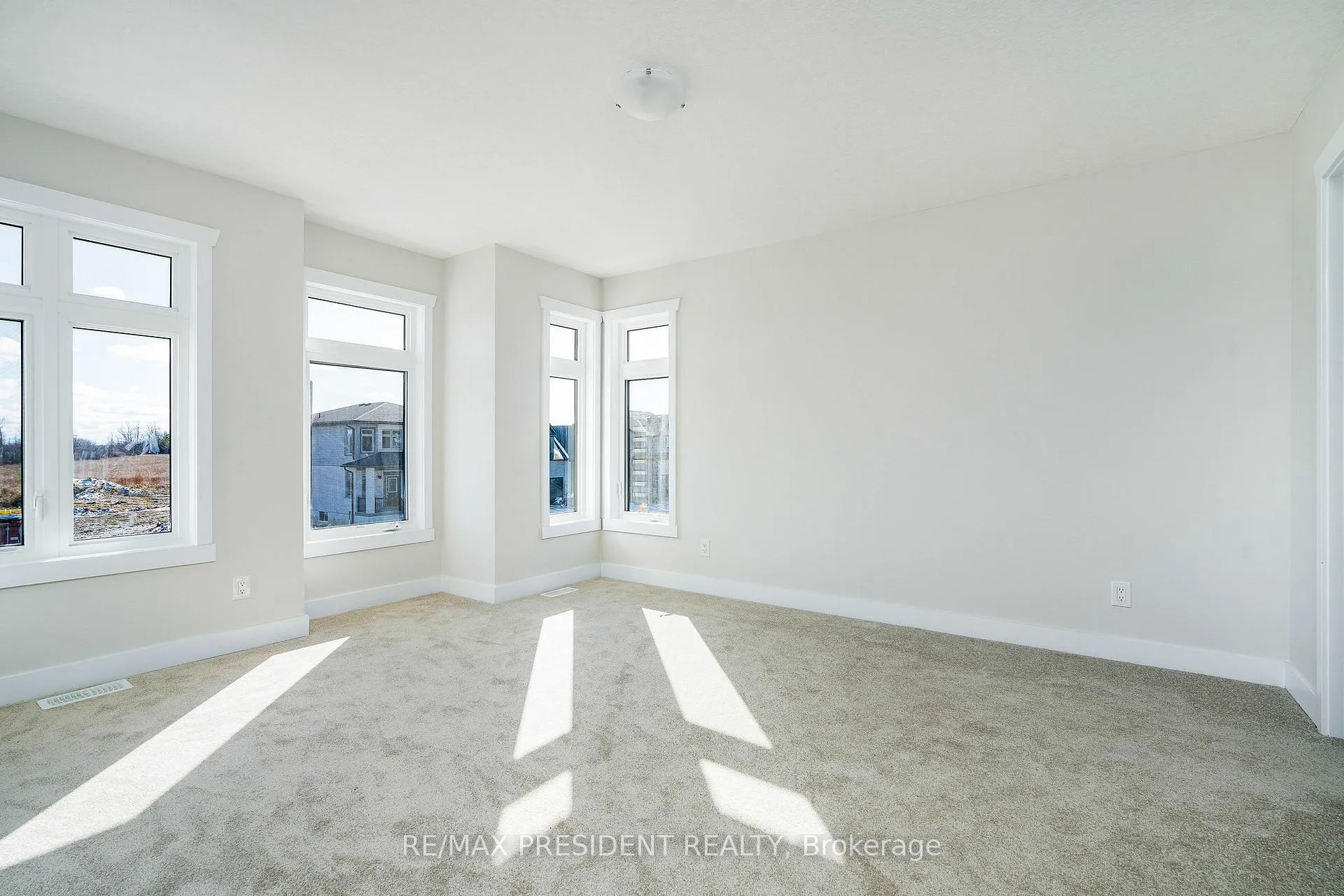 Photo 23 of 62 Allenwood Road S, Springwater, Elmvale — HOMEH