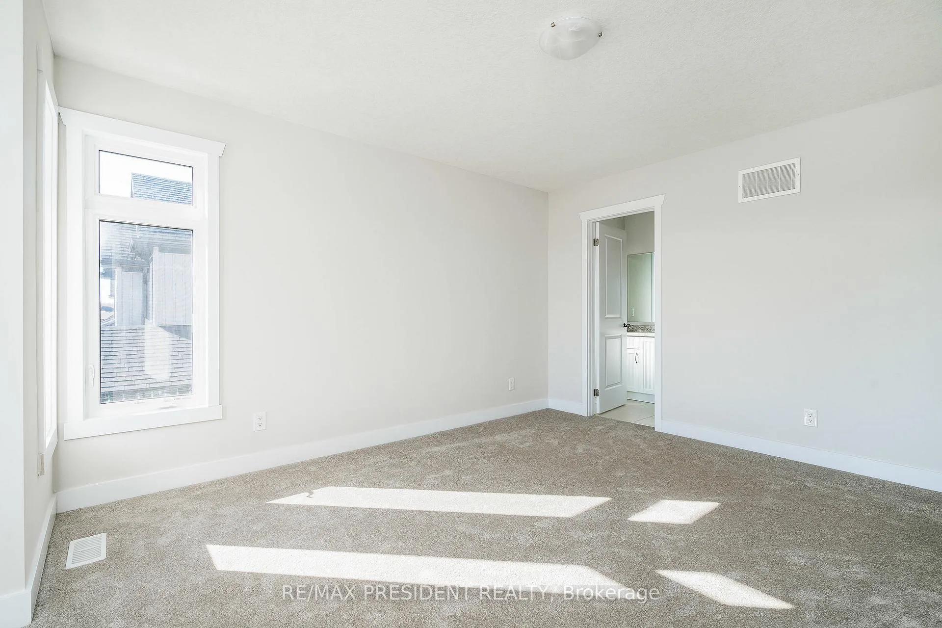 Photo 24 of 62 Allenwood Road S, Springwater, Elmvale — HOMEH