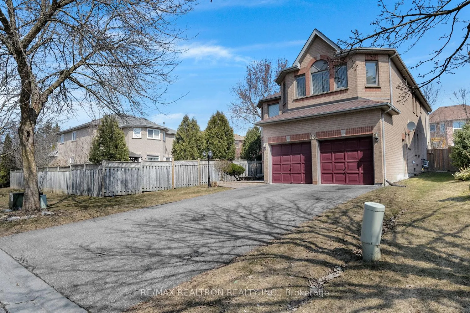 Front of 10 Chiswick Crescent