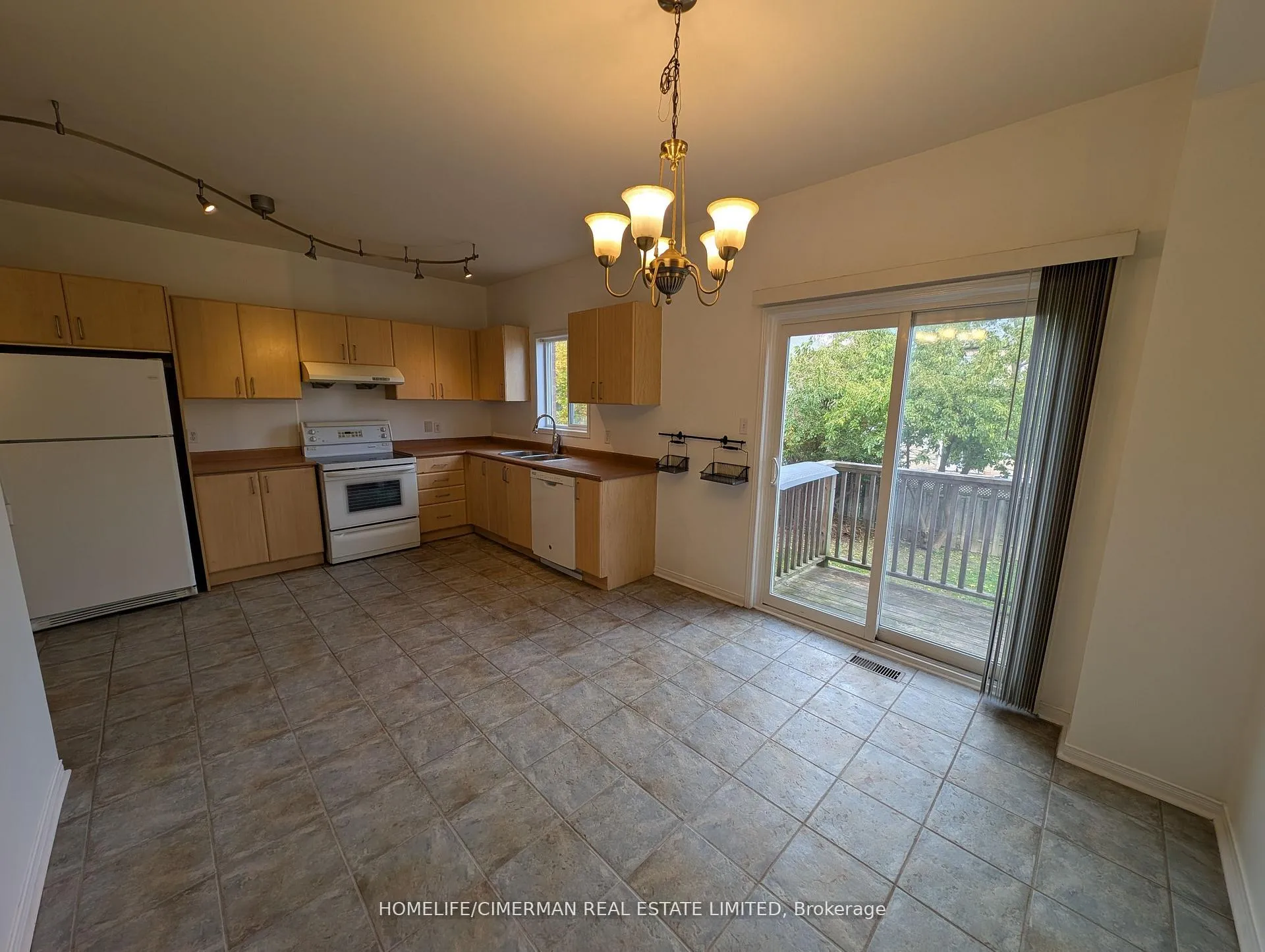 Photo 7 of 50 Antique Drive, Richmond Hill, Oak Ridges Lake Wilcox — HOMEH