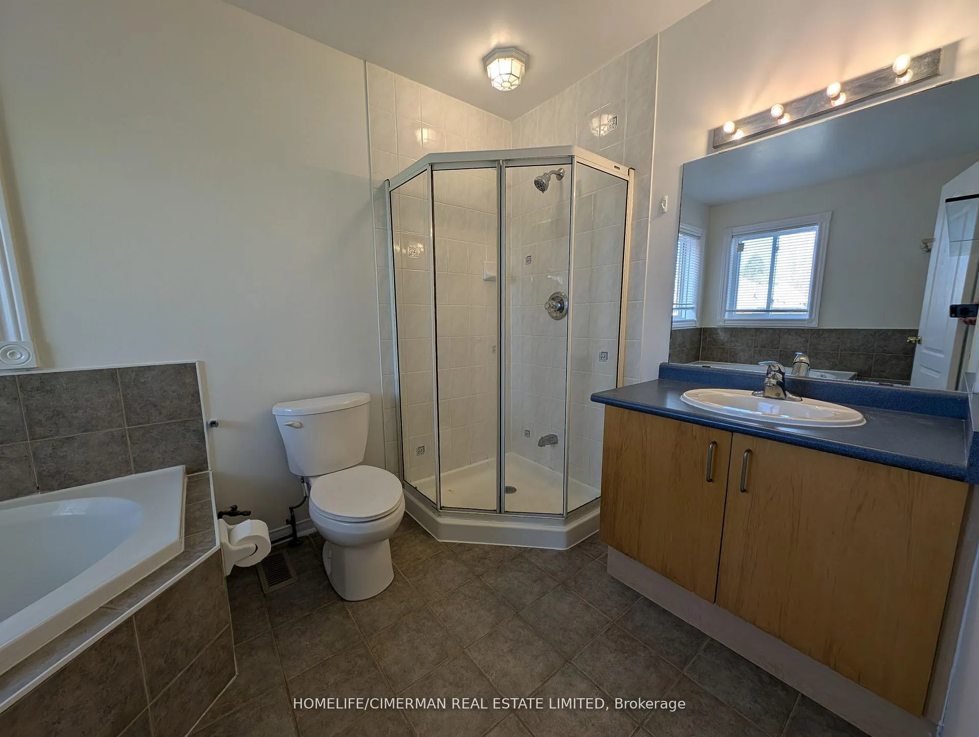 Photo 16 of 50 Antique Drive, Richmond Hill, Oak Ridges Lake Wilcox — HOMEH