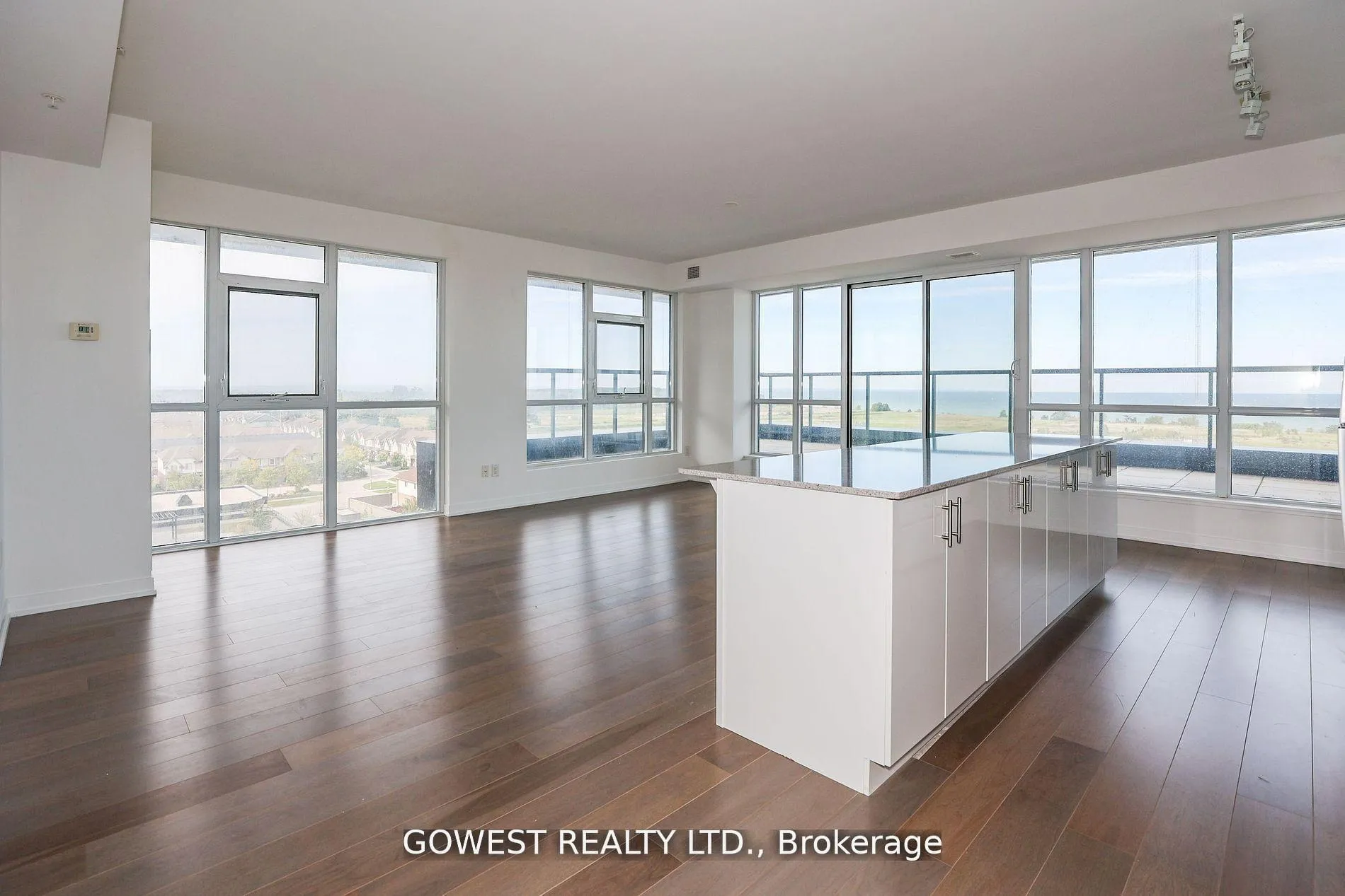 Photo 9 of Unit 705, 550 North Service Road, Grimsby, Grimsby Beach — HOMEH