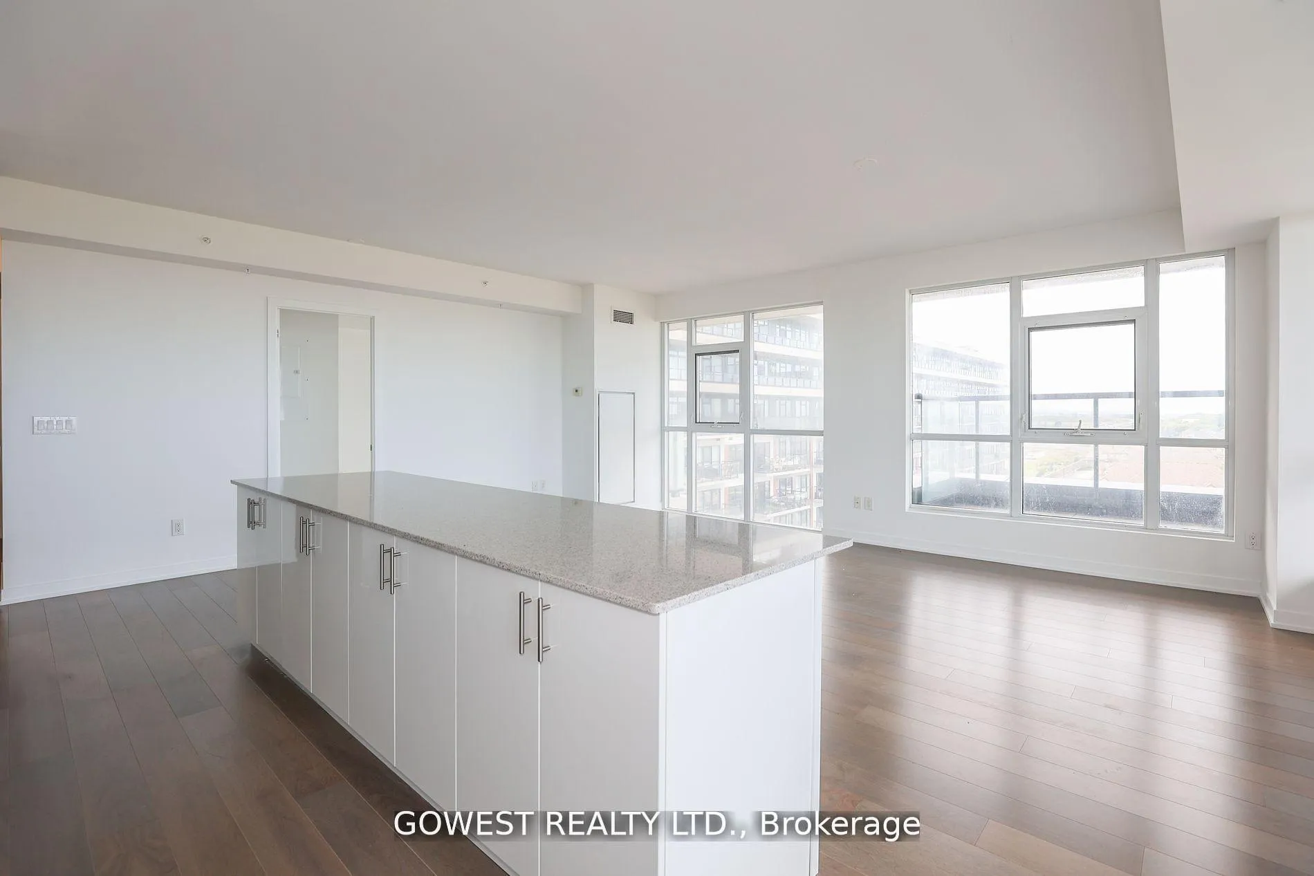 Photo 10 of Unit 705, 550 North Service Road, Grimsby, Grimsby Beach — HOMEH