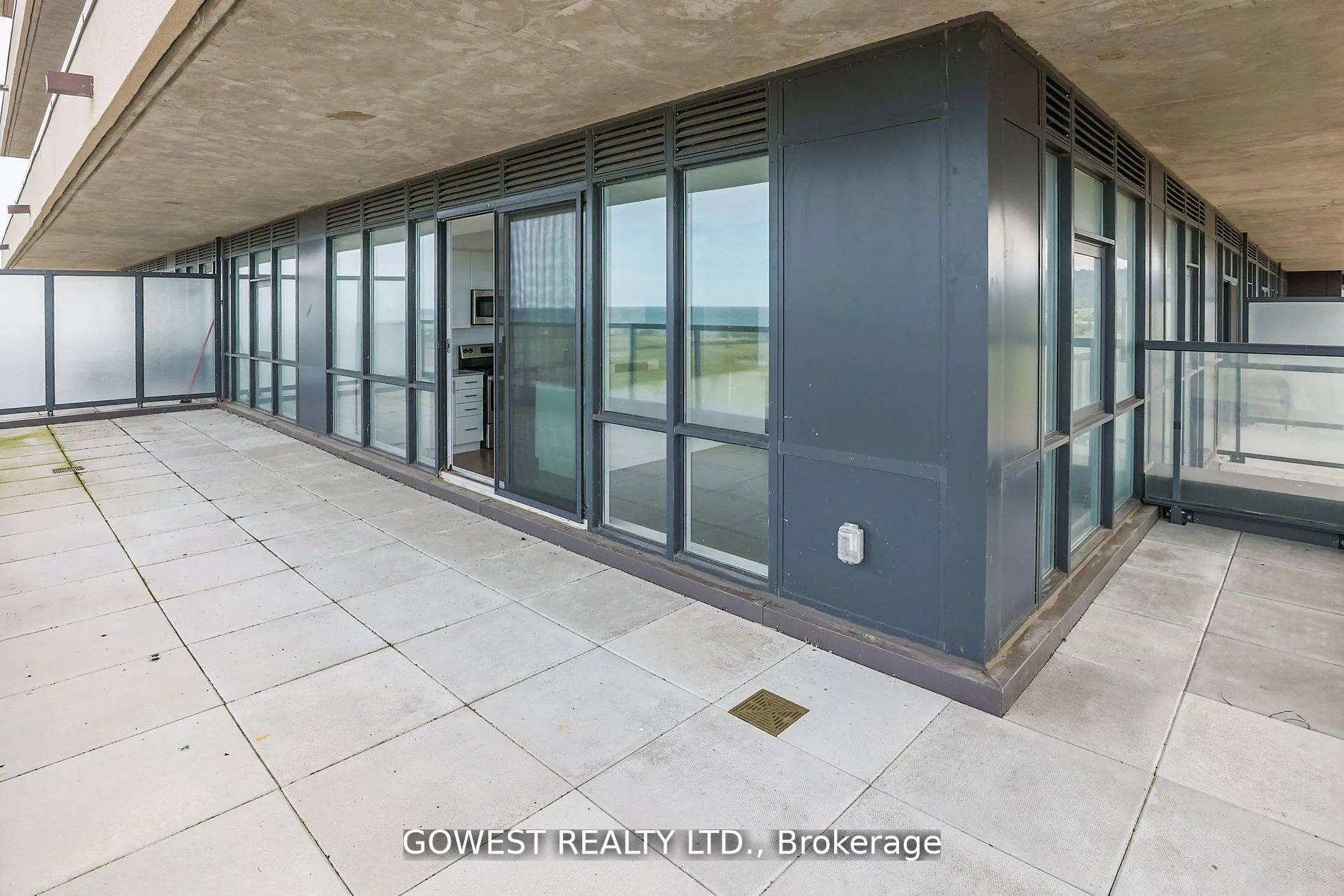 Photo 15 of Unit 705, 550 North Service Road, Grimsby, Grimsby Beach — HOMEH