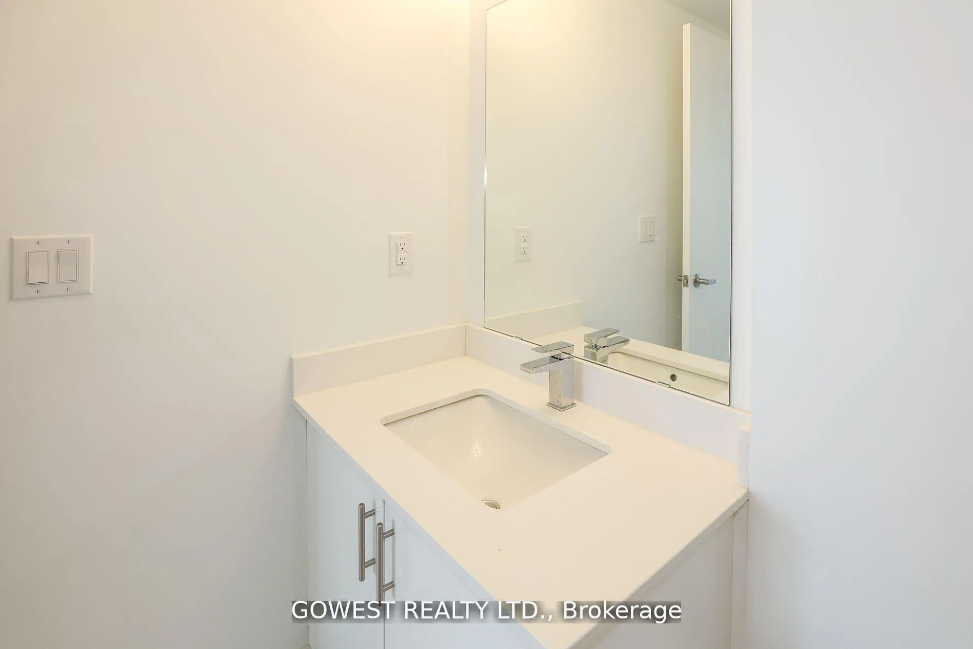 Photo 17 of Unit 705, 550 North Service Road, Grimsby, Grimsby Beach — HOMEH