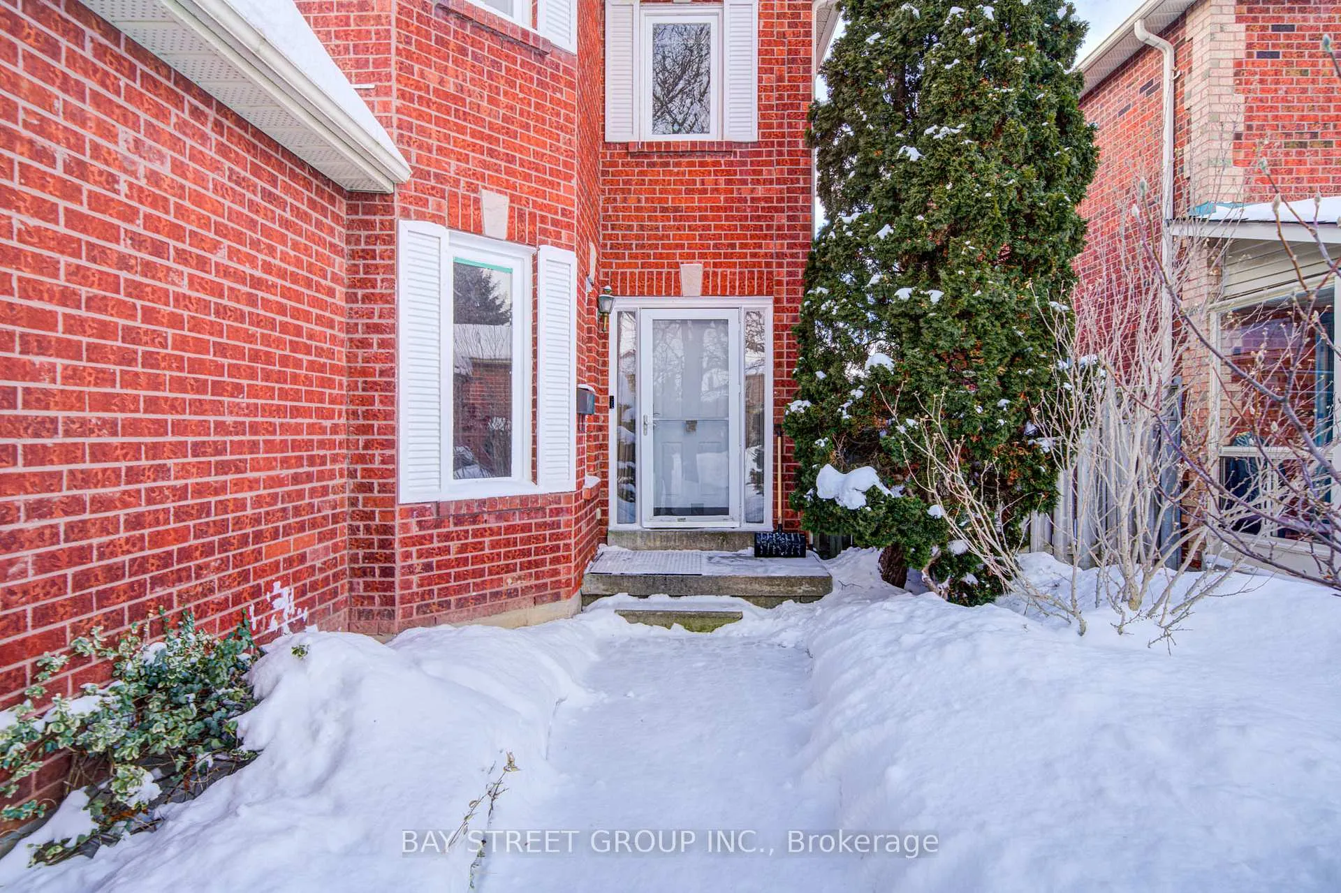 Photo 2 of 24 Militia Trail, Markham, Buttonville — HOMEH